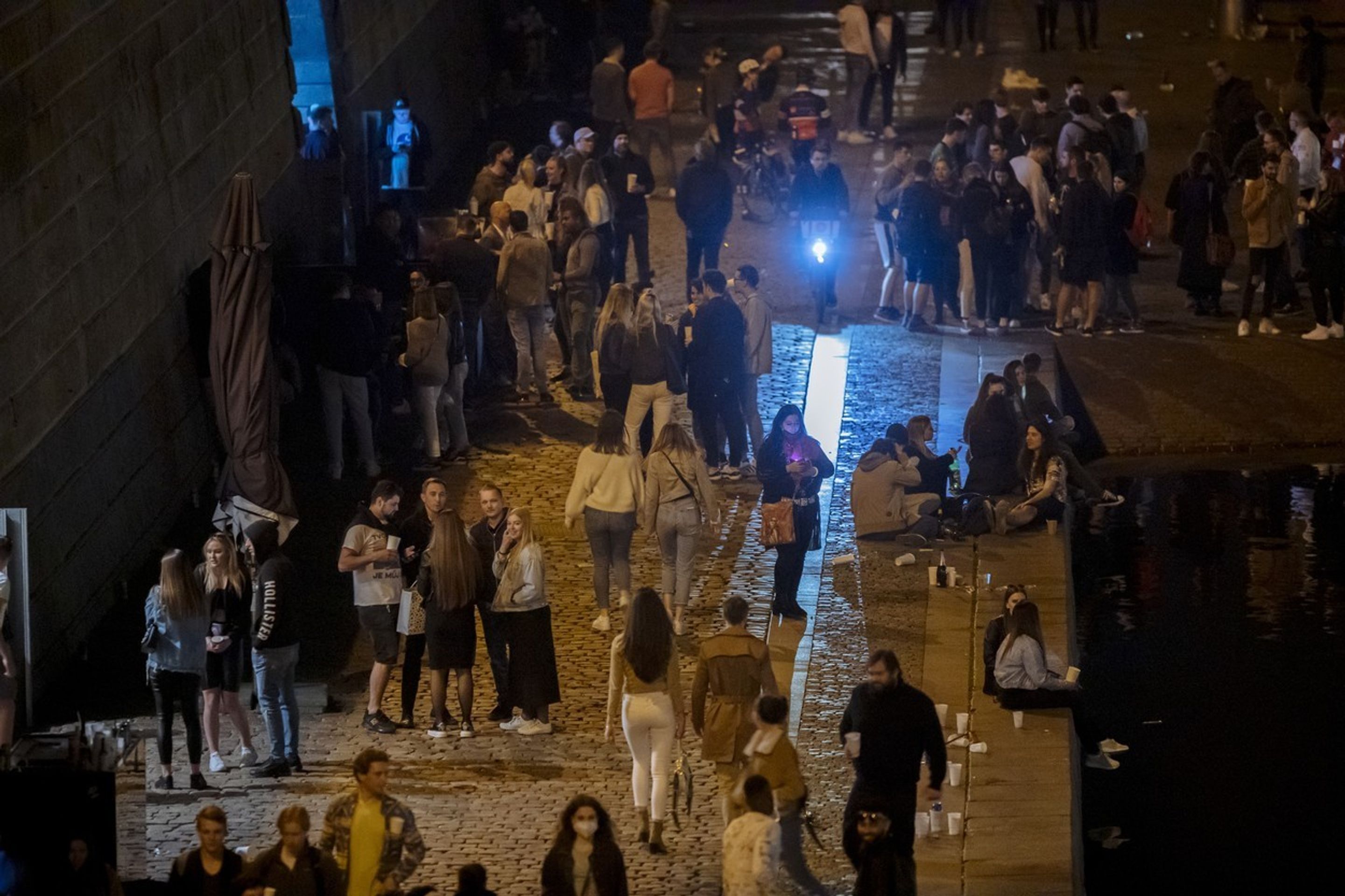Zásah policie na pražské nápavce - 5 - GALERIE: Zásah policie na pražské nápavce (5/7)