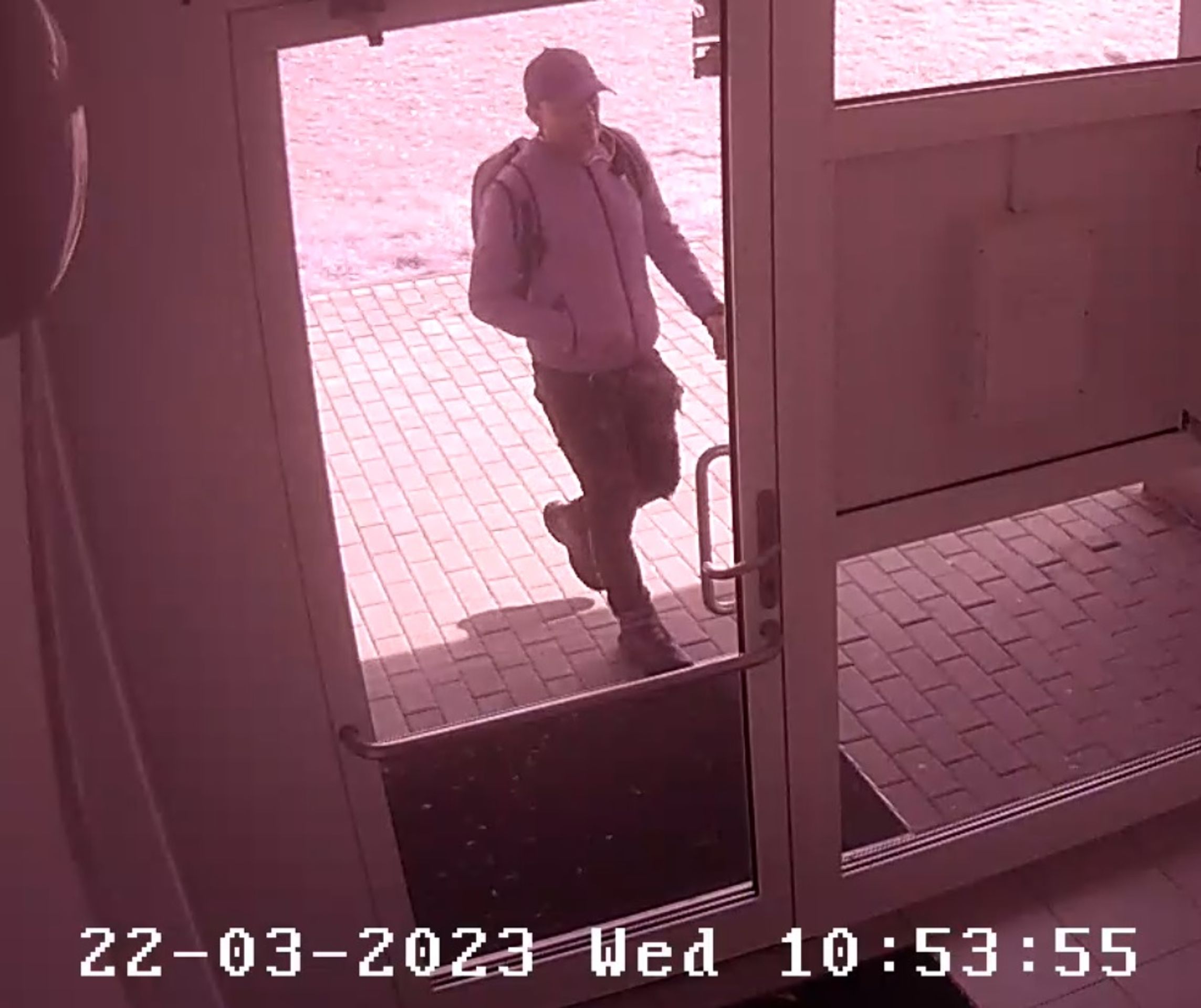 Policejní pátrání (2) - Policejní pátrání - vloupání do bytu (2/8)
