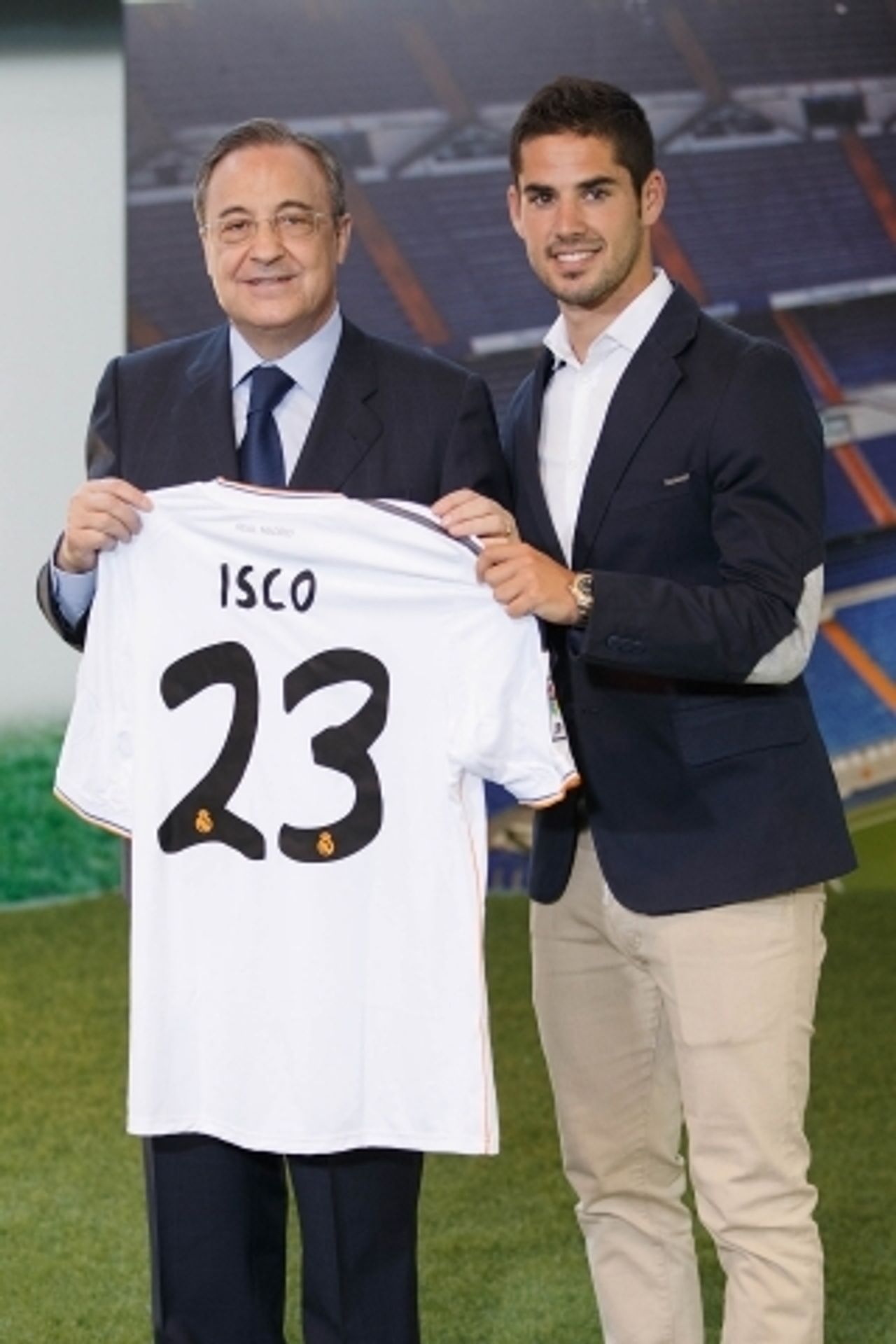 Isco se představil jako nová posila Realu Madrid - 5 - GALERIE: Isco se představil jako nová posila Realu Madrid (2/12)