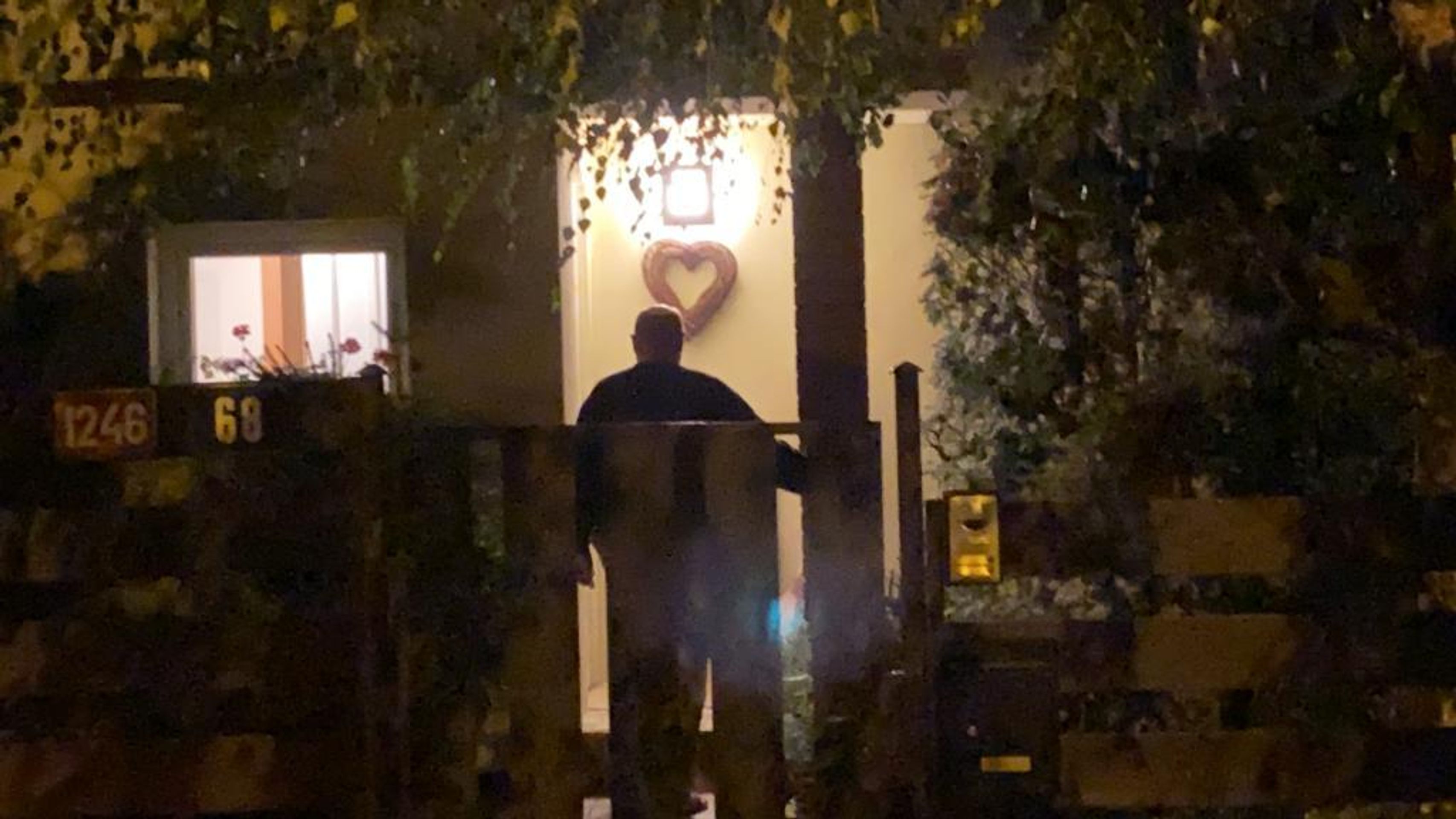 Noční incident před domem zavražděné v Radotíně - 4 - GALERIE: Noční incident v Radotíně (4/12)