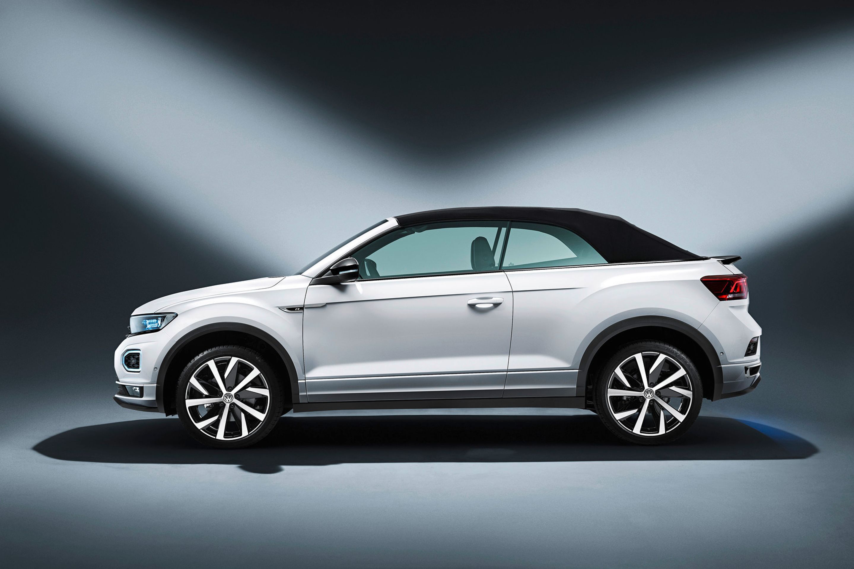 Nový T-Roc Cabriolet - 32 - Fotogalerie: Crossover VW T-Roc přijde o střechu (4/16)