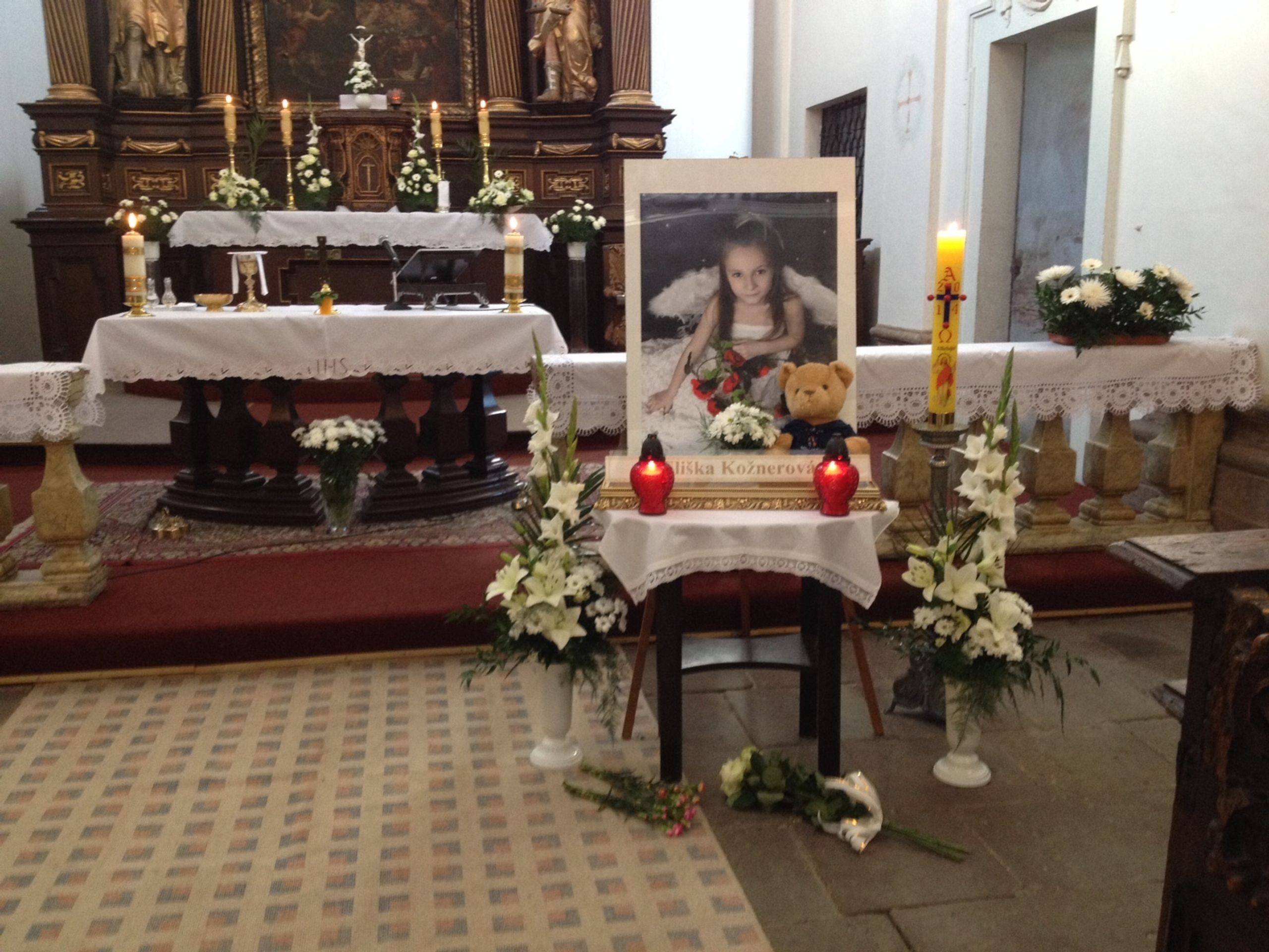 Pieta za Elišku - 3 - GALERIE: Pieta za Elišku (3/9)