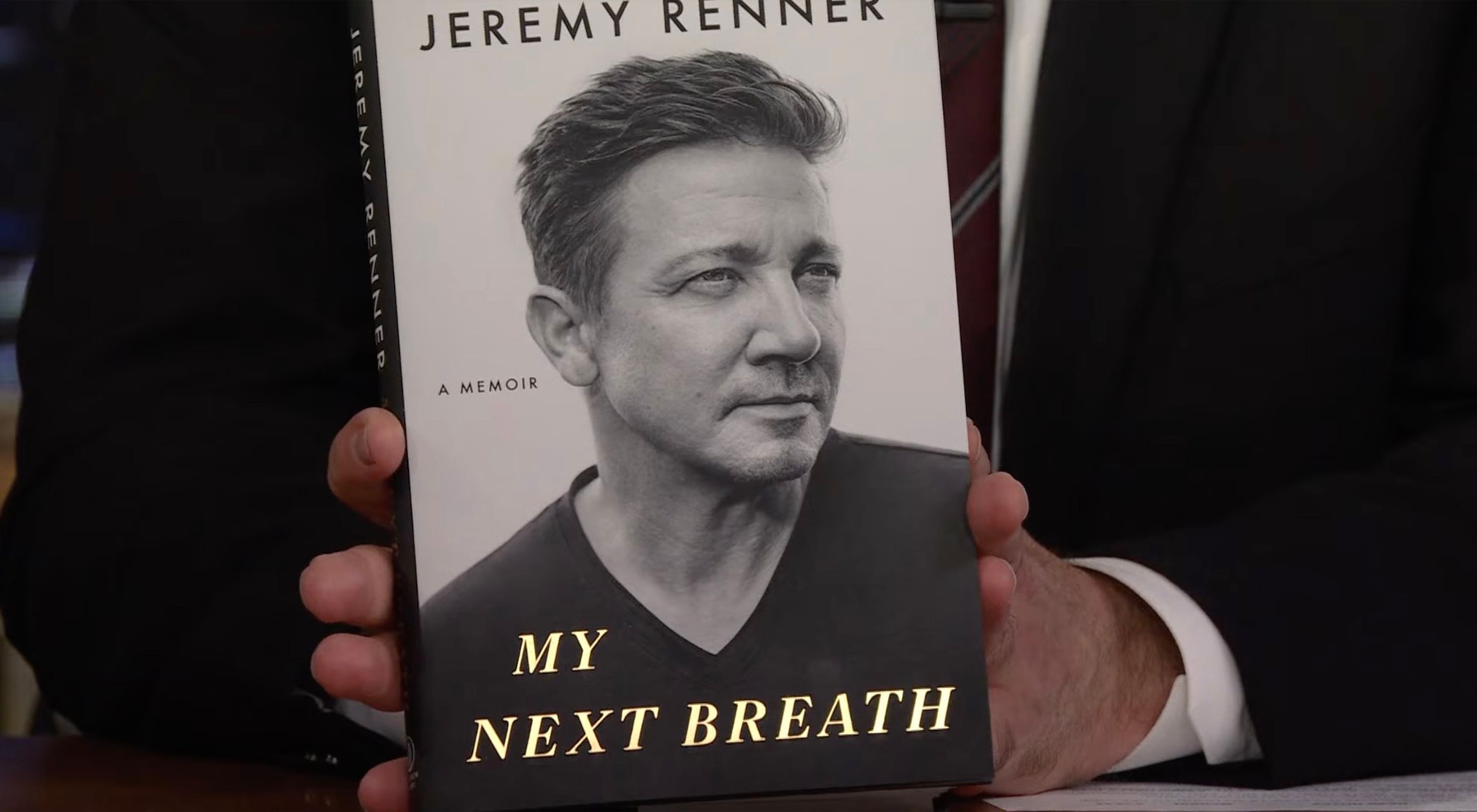Jeremy Renner představuje svou knihu, 20. 4. 2025 - Jeremy Renner (2/5)