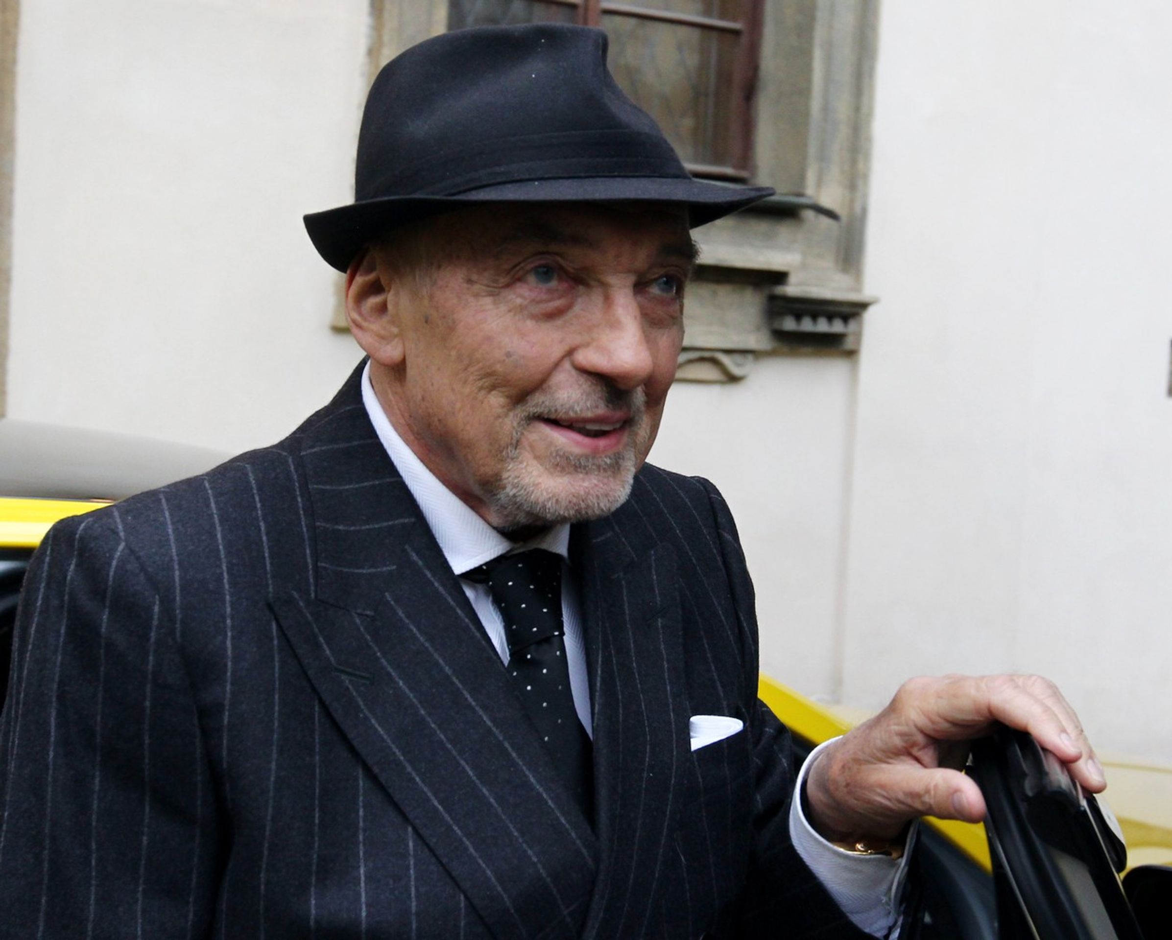 Karel Gott - GALERIE: Karel Gott na narozeninové oslavě Jiřiny Bohdalové (7/8)
