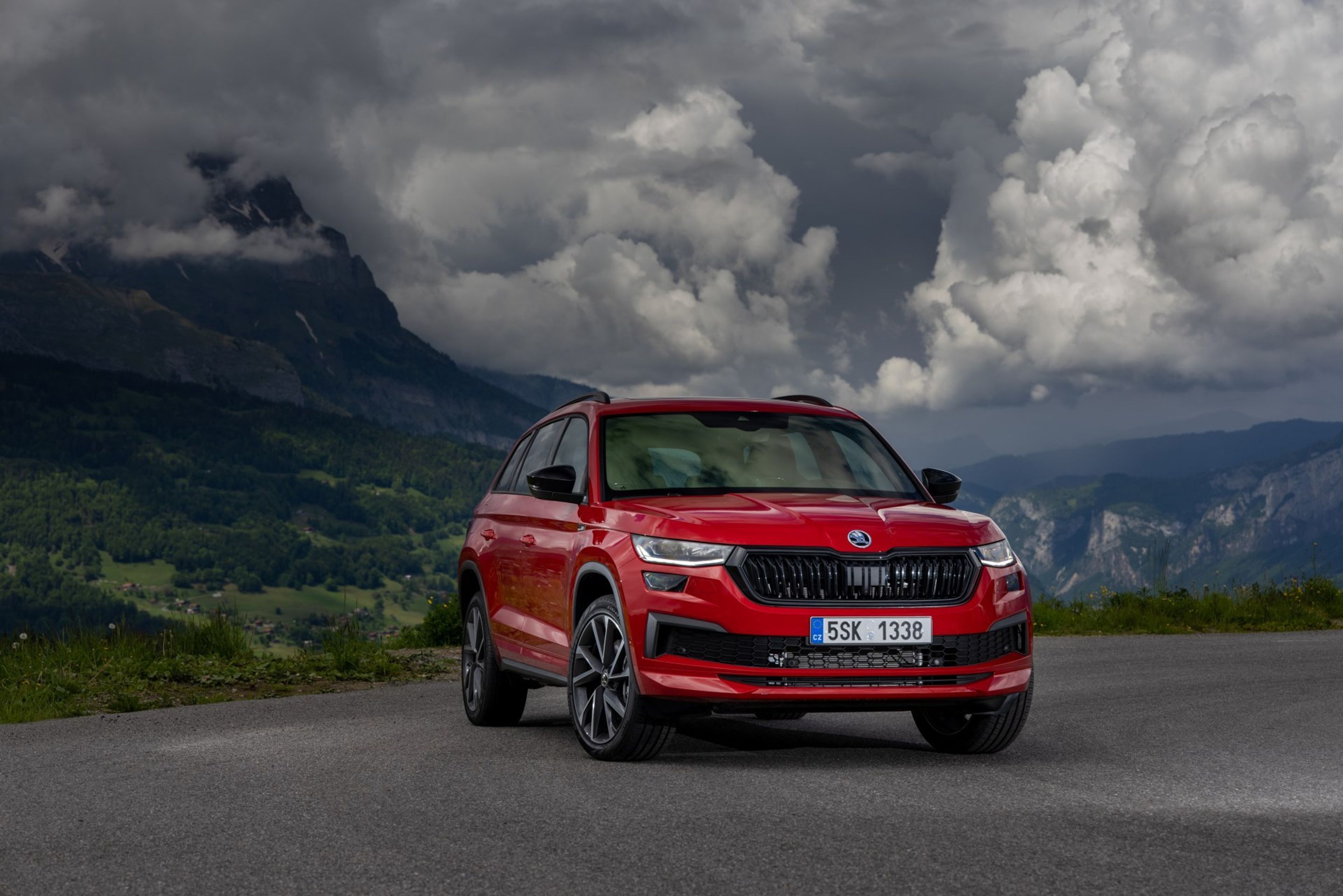 Modernizovaná Škoda Kodiaq - 45 - Fotogalerie: S omlazenou Škodou Kodiaq ve francouzských Alpách (6/26)