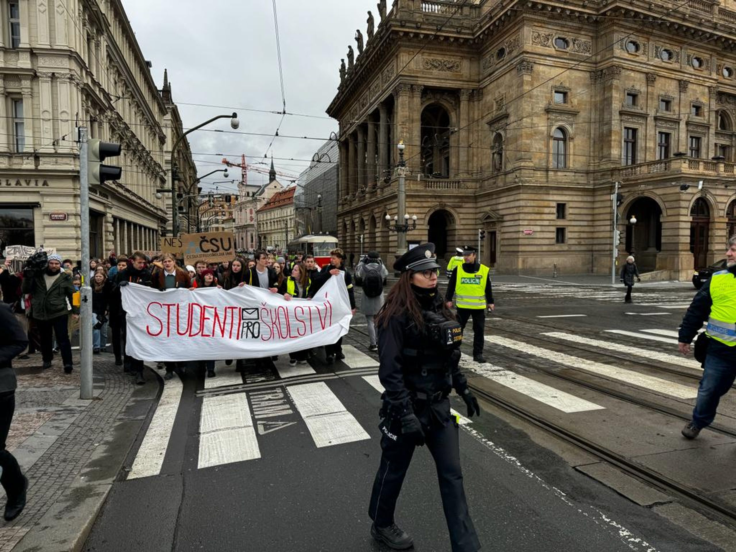 Protestní setkání (8) - Stávka a protivládní protesty (7/23)