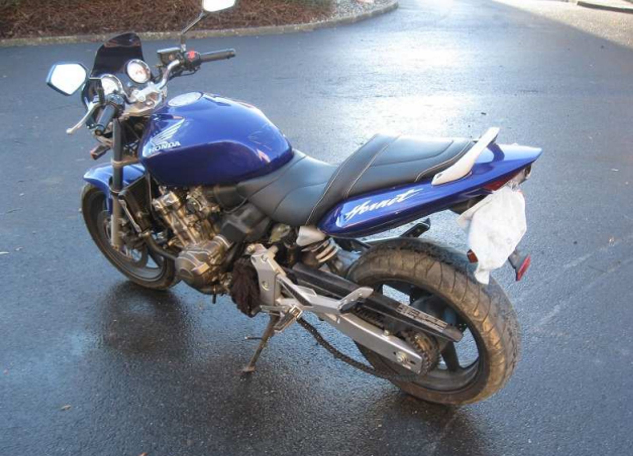 Dražba - Honda Hornet CB600F (benzin), Vyvolávací cena: 15.000,- - GALERIE: Dražba motorových vozidel (14/51)