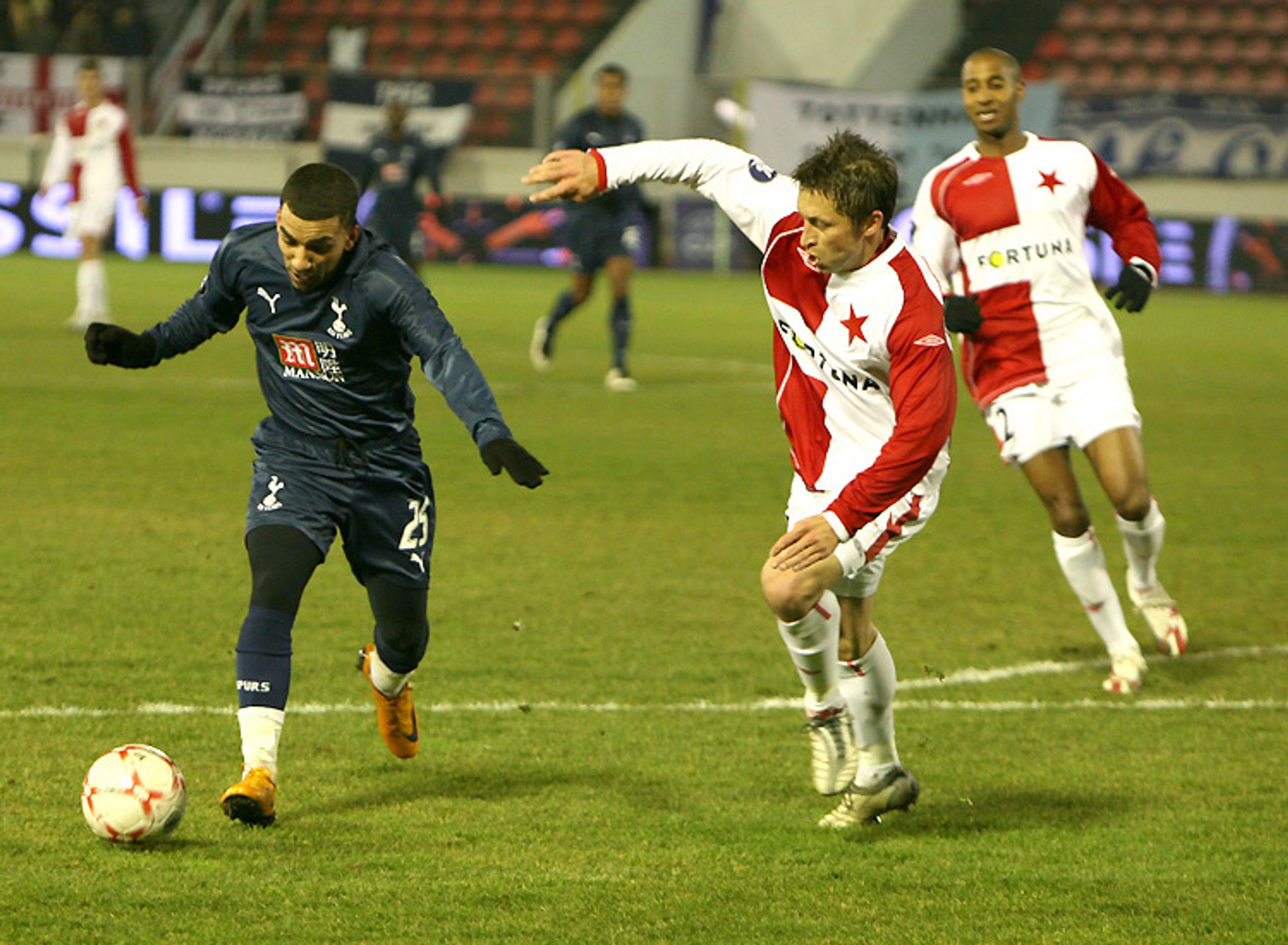 V prvním vzájemném zápase Slavia prohrála s tottenhamem. Odveta je na programu už ve čtvrtek - Videa: Slavia podlehla Tottenhamu 1:2 (4/8)