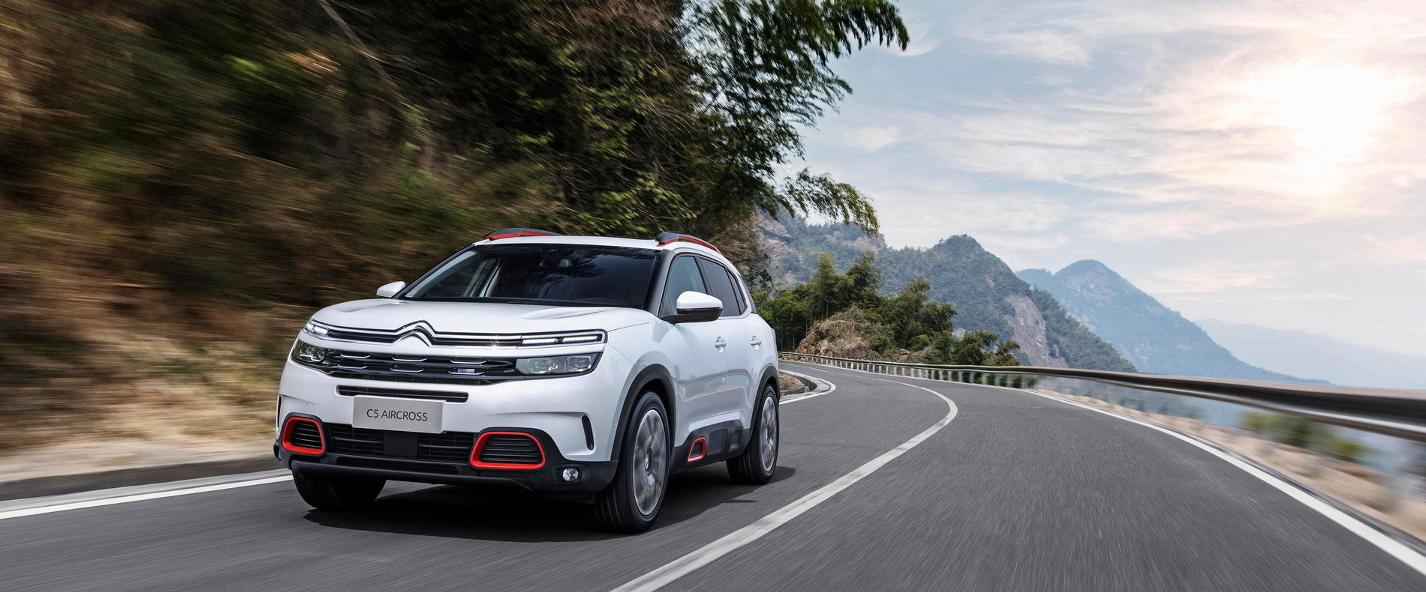 Citroën představuje v Šanghaji nové SUV C5 Aircross - 33 - GALERIE: Citroën C5 Aircross (8/20)