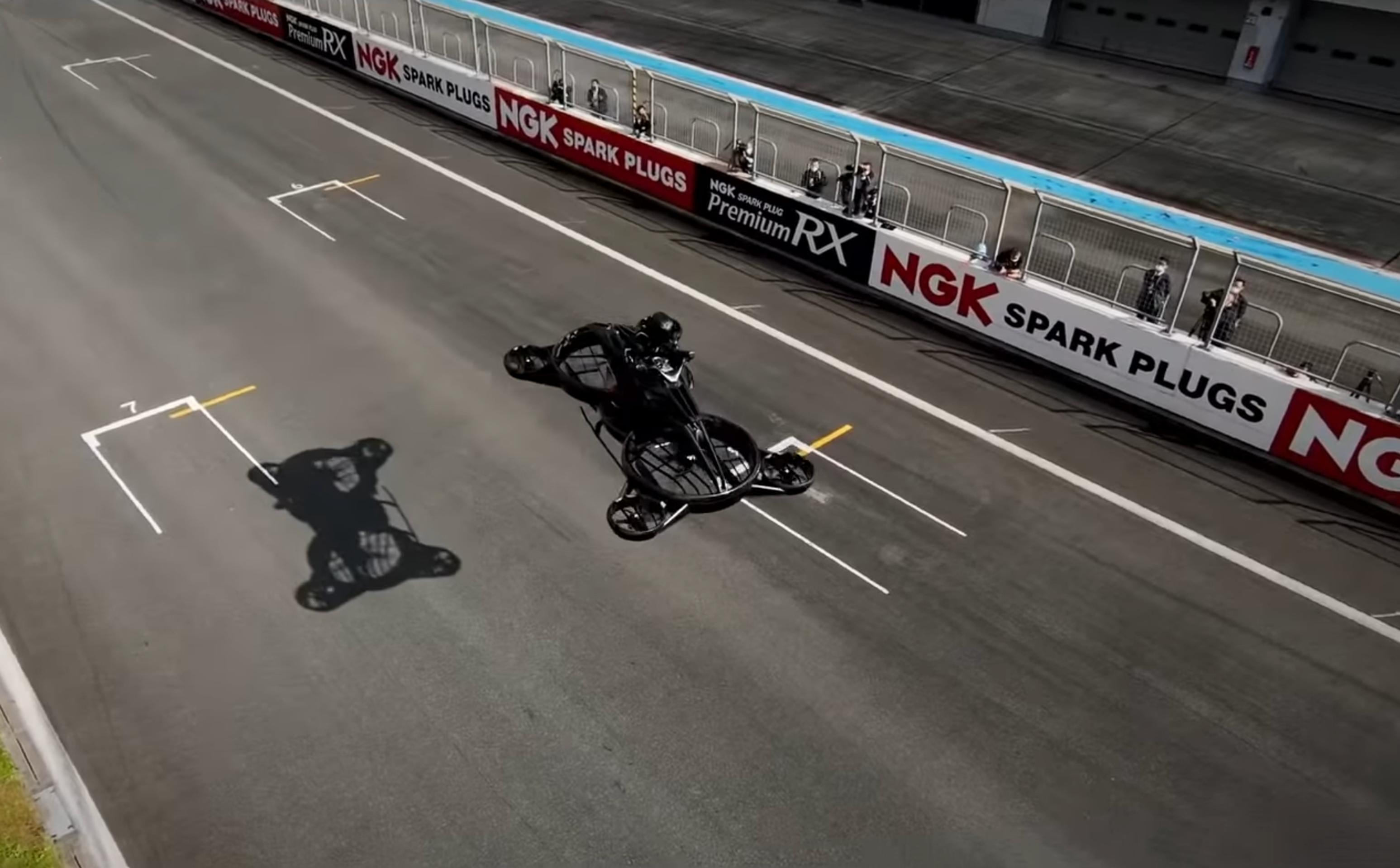 Japonský hoverbike XTurismo - Létající motorka z Japonska - hoverbike XTurismo (5/6)