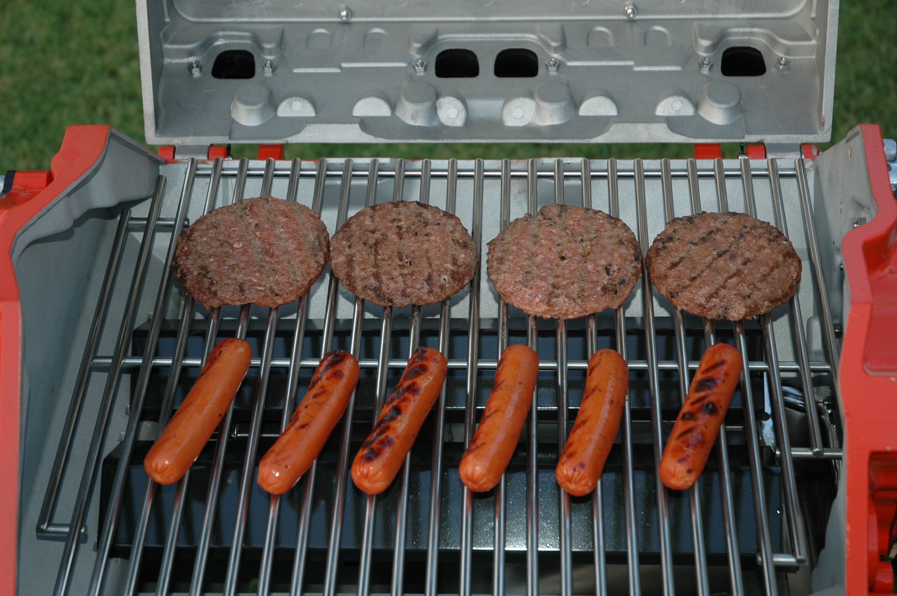 gril - 18 - GALERIE: Hot Rod Grills V8 (1/9)