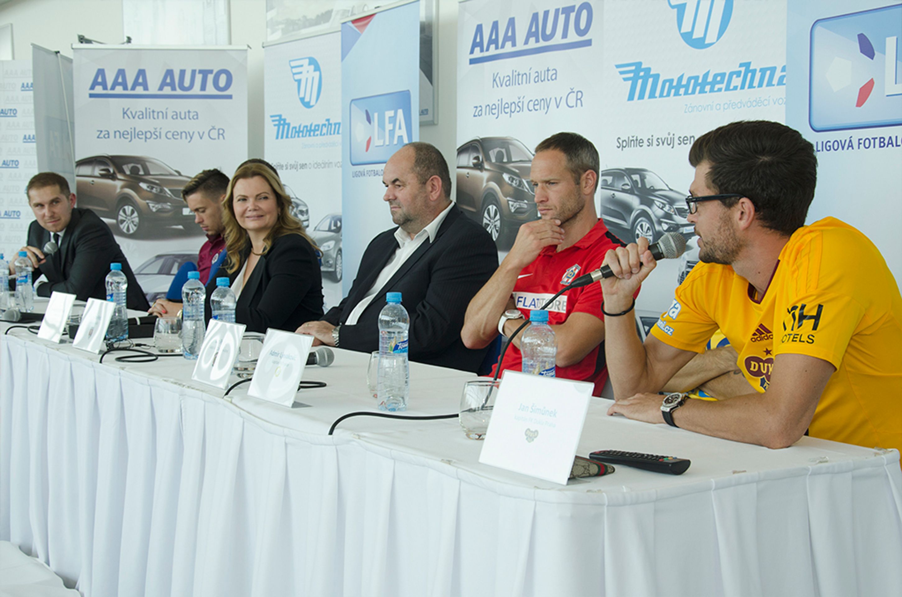 aaa auto partnerem fotbalové soutěže e-pojisteni.cz - 6 - GALERIE: AAA Auto (4/6)