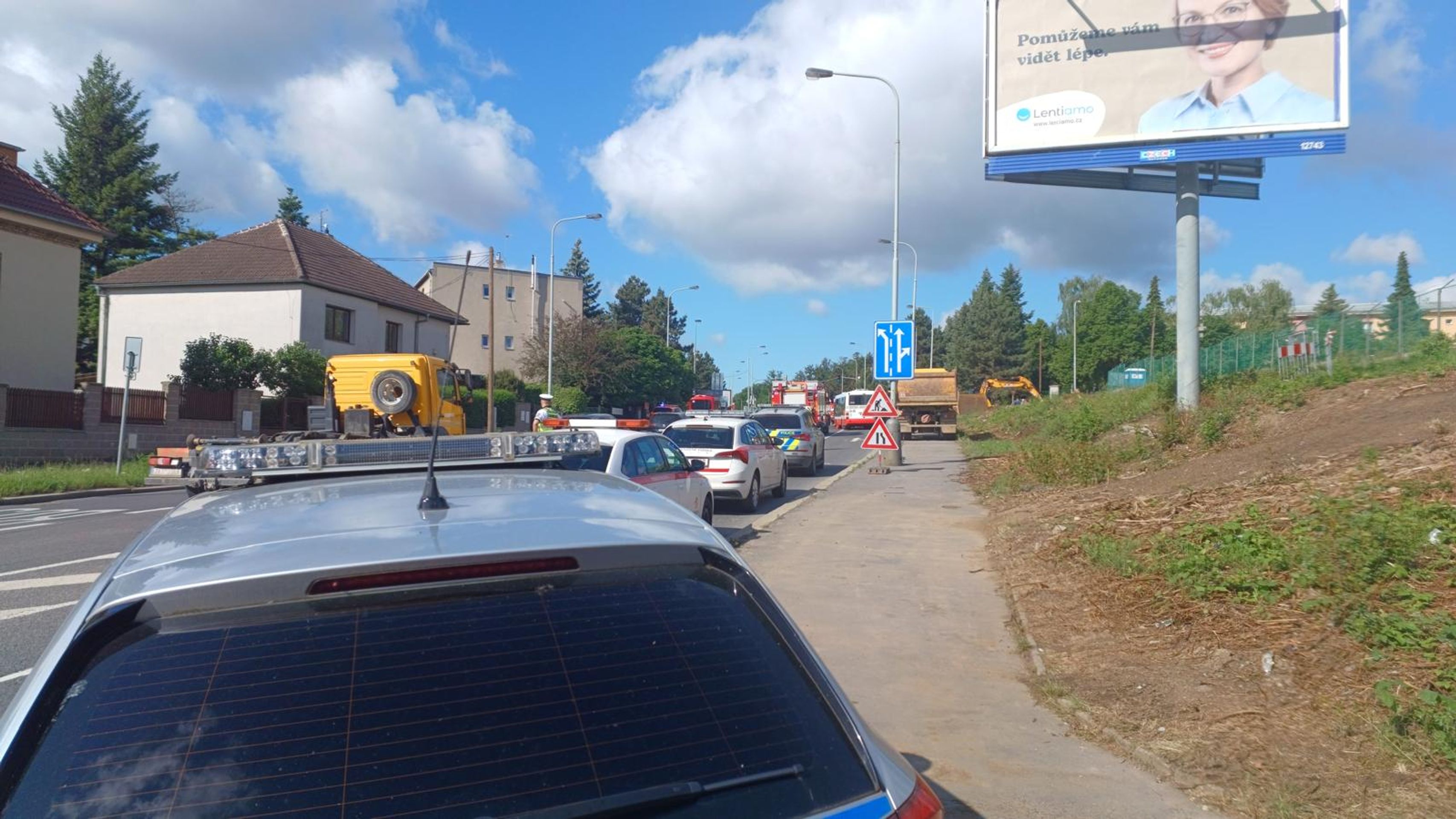 Srážka autobusu s nákladním autem v Praze (6) - Nehoda autobusu v Praze (12/12)