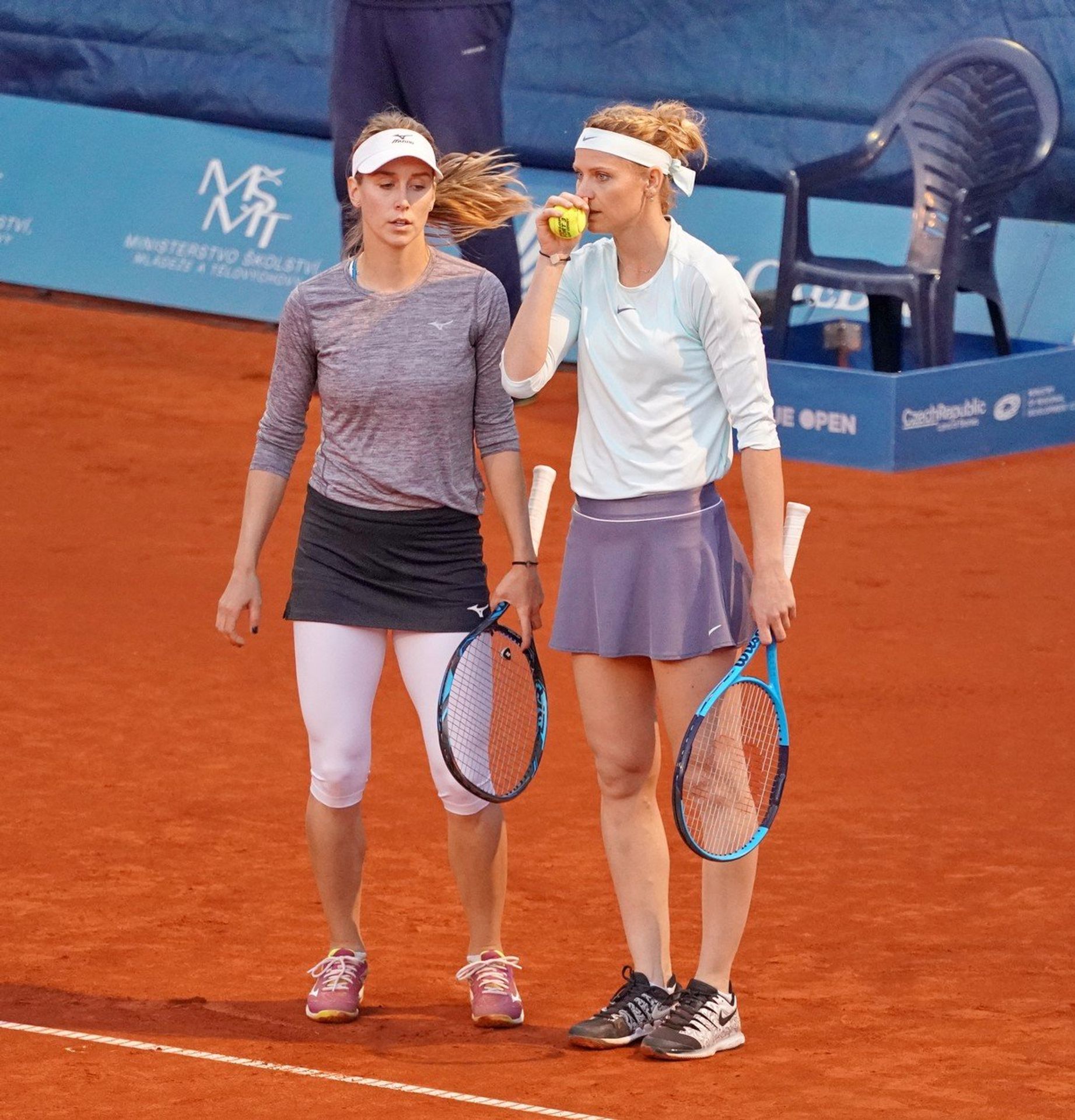 Lucie Šafářová a Barbora Štefková - GALERIE: Lucie Šafářová ukončila kariéru a naznačila, co dál (3/4)