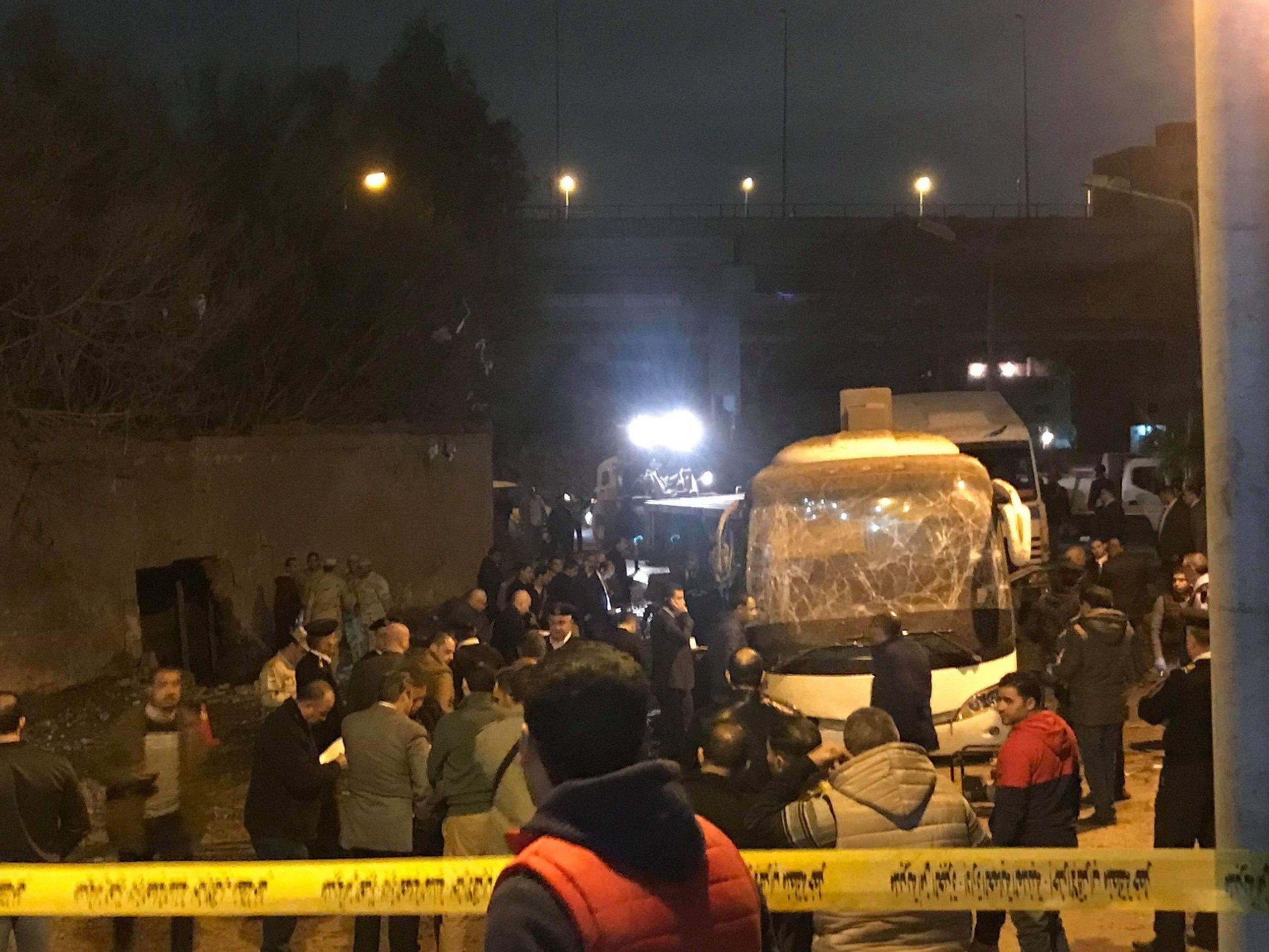 Bombový útok na autobus s turisty v Egyptě - 2 - GALERIE: Bombový útok na autobus s turisty v Egyptě (2/3)