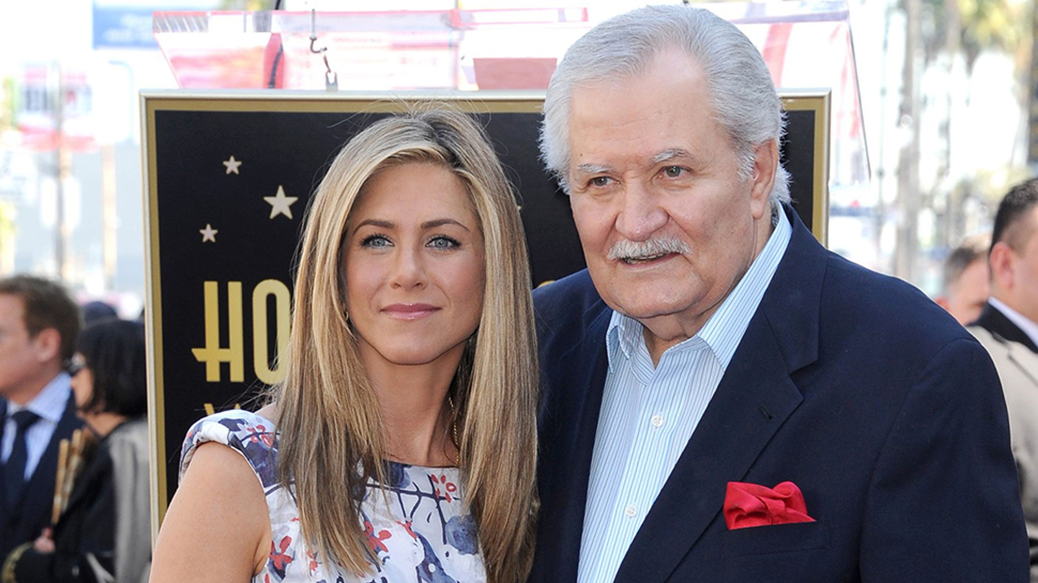 Jennifer Aniston a John Aniston - Jennifer Anistonová (4/9)