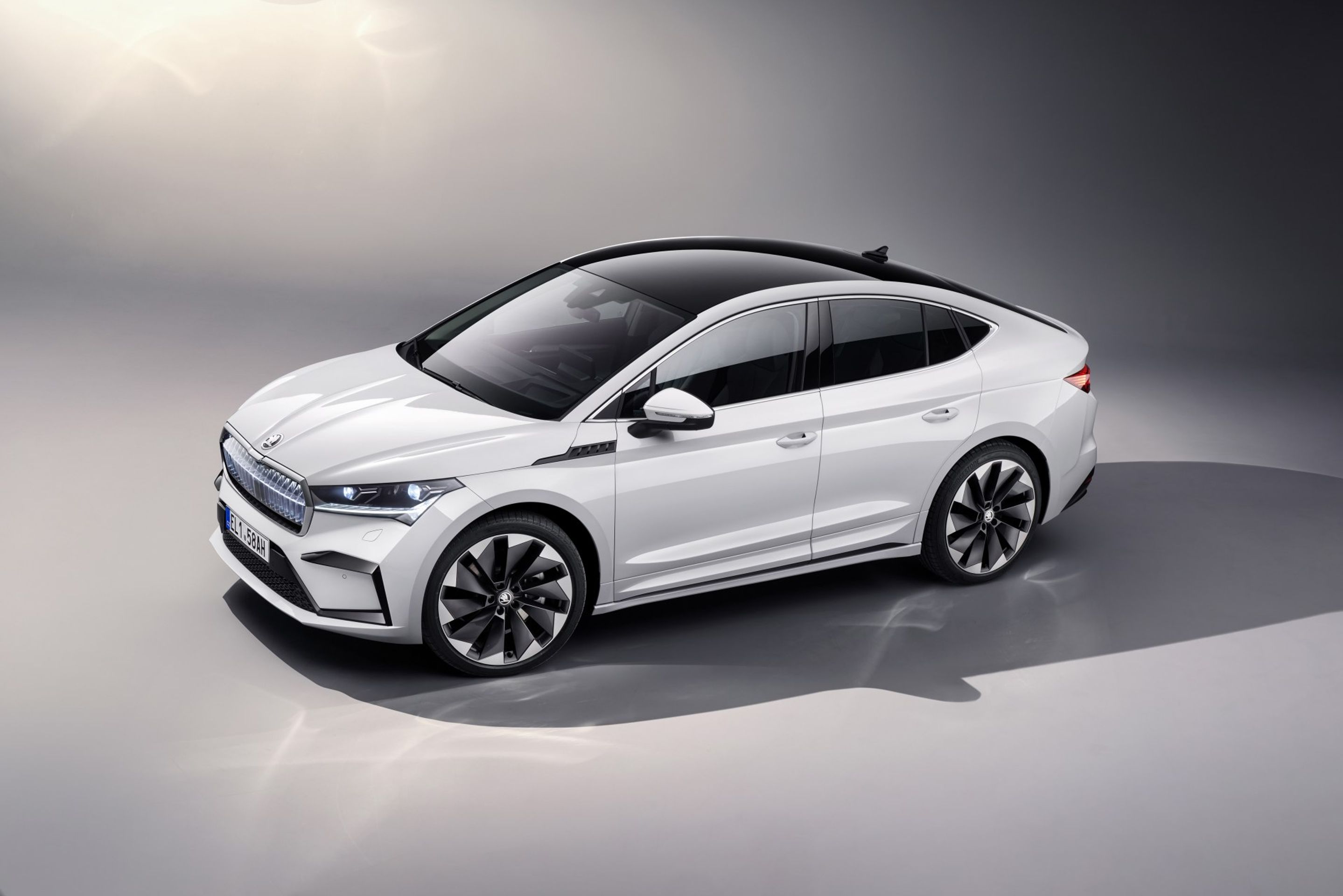 Škoda Enyaq Coupé iV - Enyaq Coupé iV se zkosenou zádí (2/15)