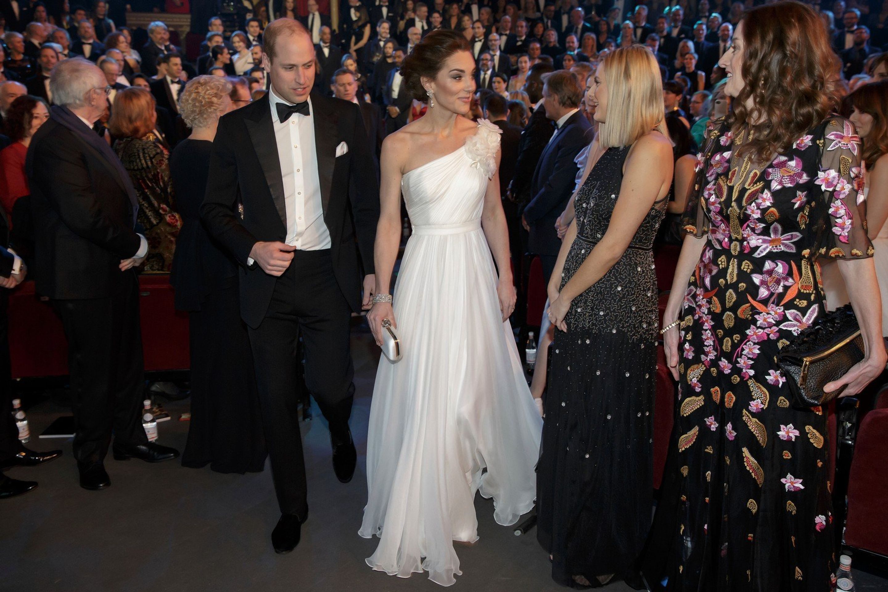 Kate Middleton - 3 - GALERIE: Vévodkyně Kate na předávání cen BAFTA (3/4)