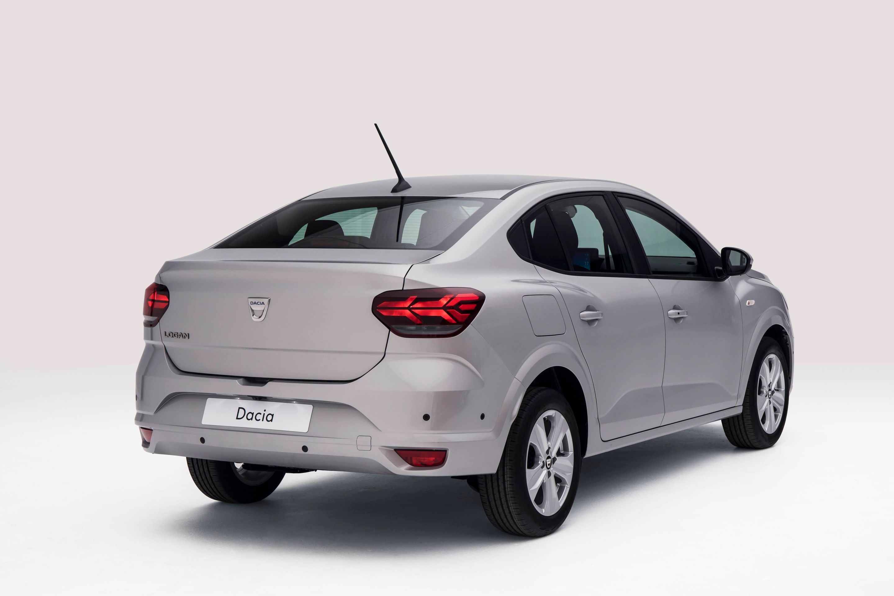 Nová generace modelů Dacia Logan, Sandero a Sandero Stepway - 49 - Fotogalerie: Dacia ukázala novou generaci tří stěžejních modelů (8/23)