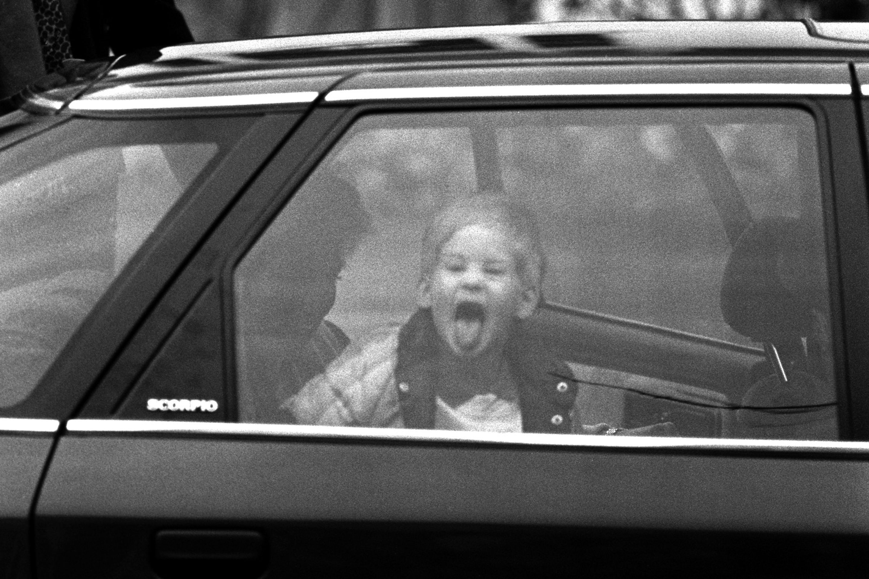 Princ Harry přijíždí do školky, 9. 12. 1987 - Princ Harry (10/10)