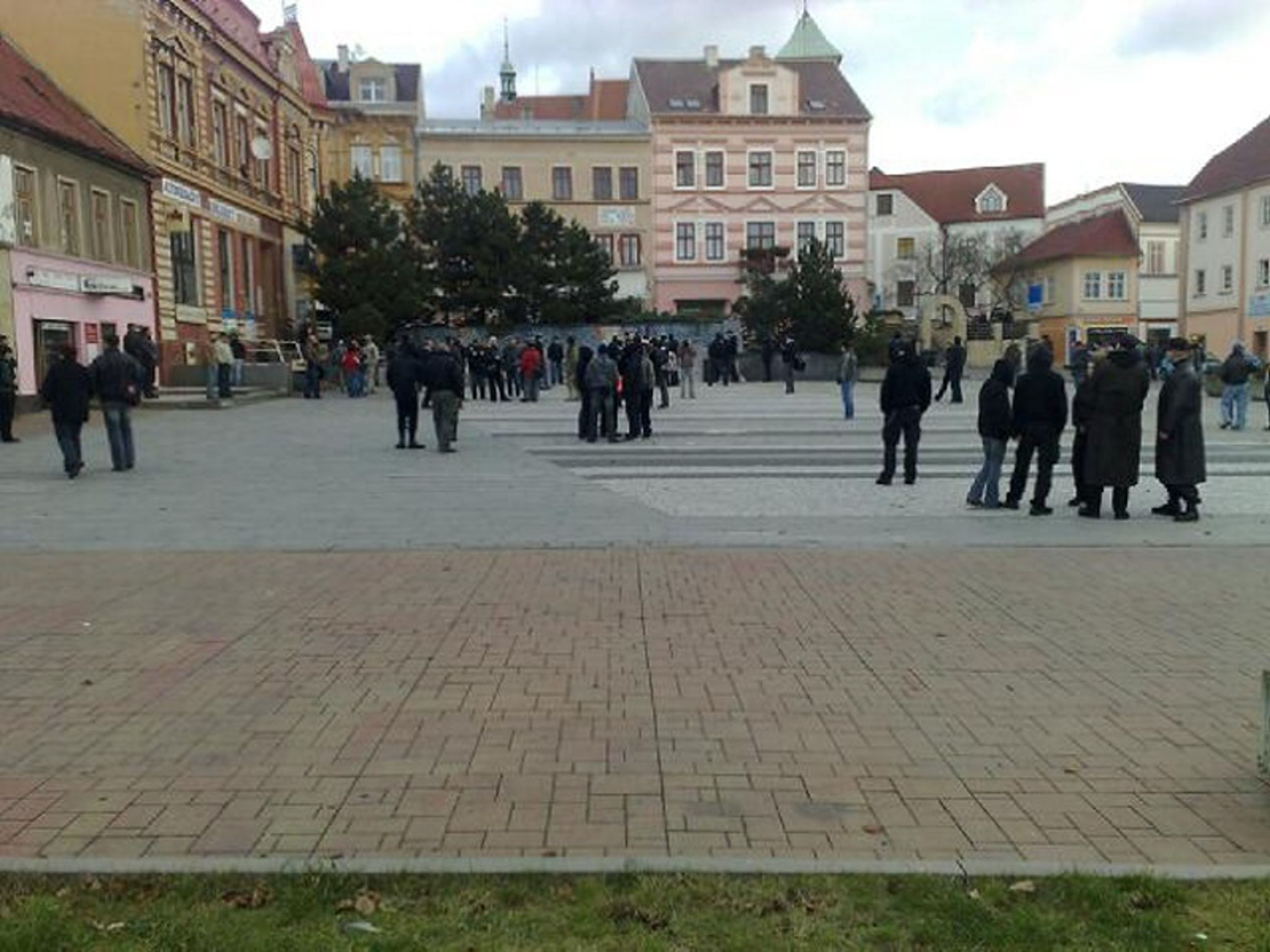 Náckové v centru Litvínova - GALERIE - Radikálové v Litvínově a v Janově (6/13)