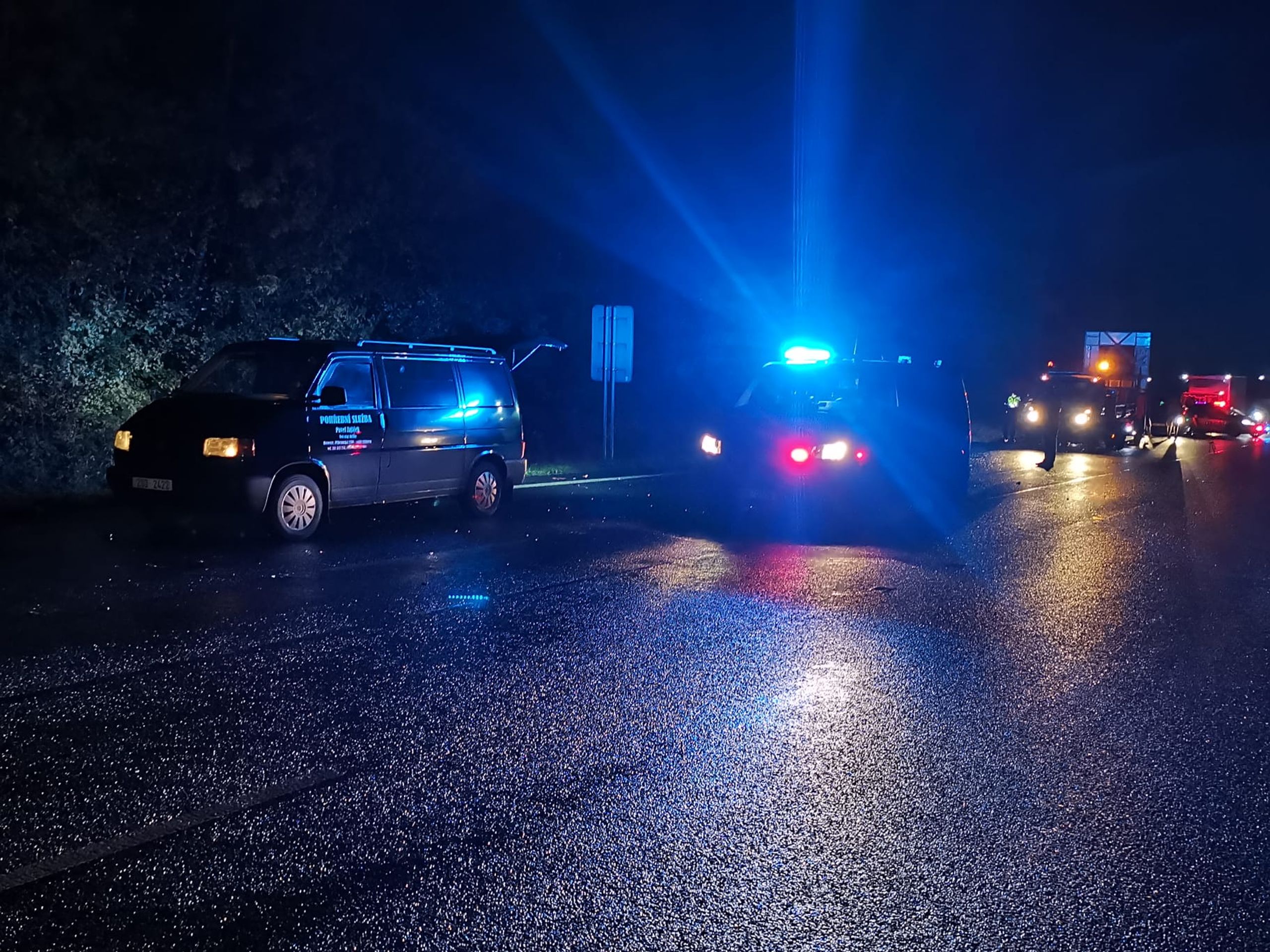Smrtelná dopravní nehoda na dálnici D5 u Vráže - Smrtelná dopravní nehoda na dálnici D5 u Vráže (3/3)