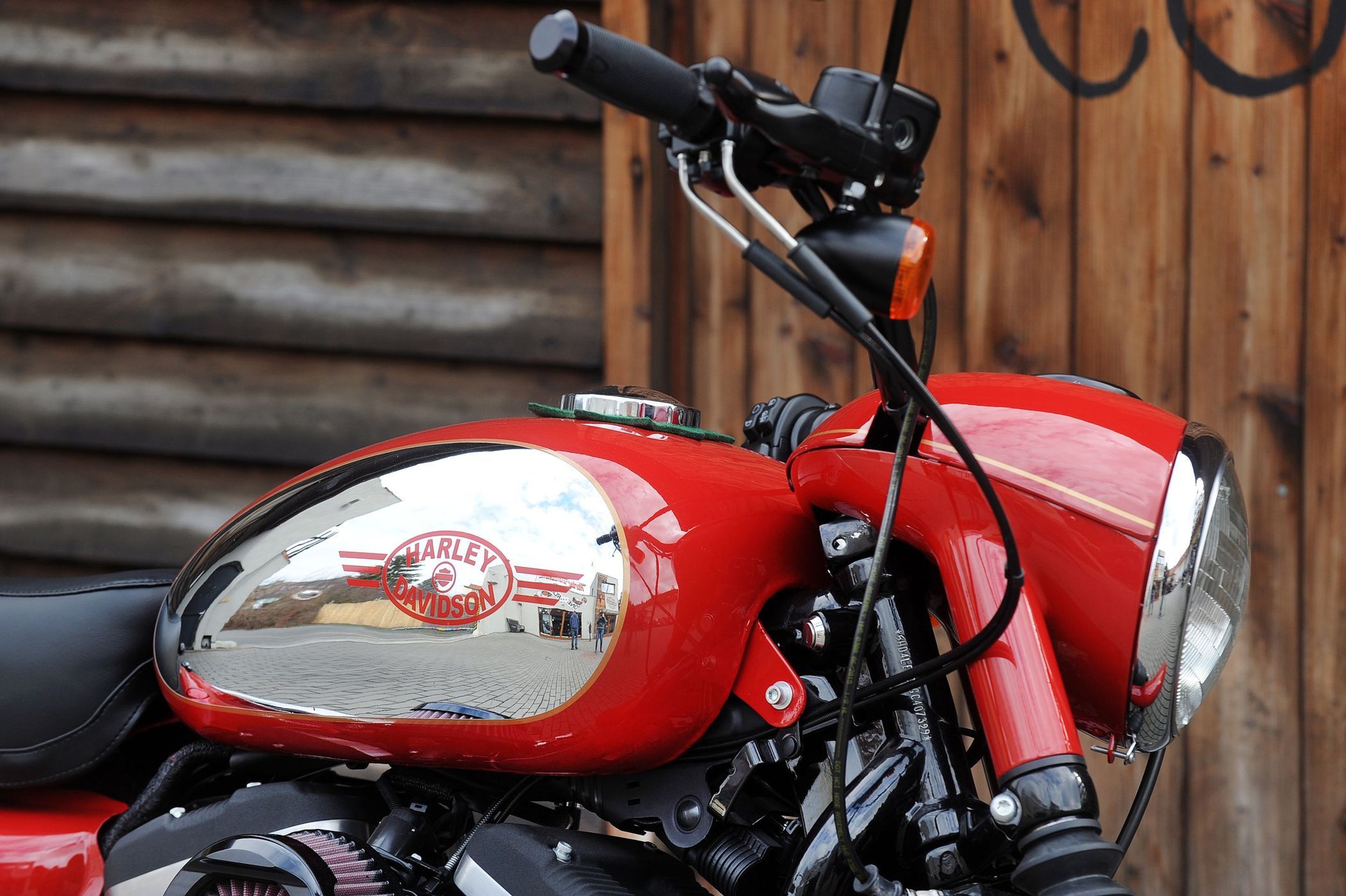 Přestavba motocyklu Harley-Davidson - 3 - GALERIE: Přestavba motocyklu Harley-Davidson (4/13)