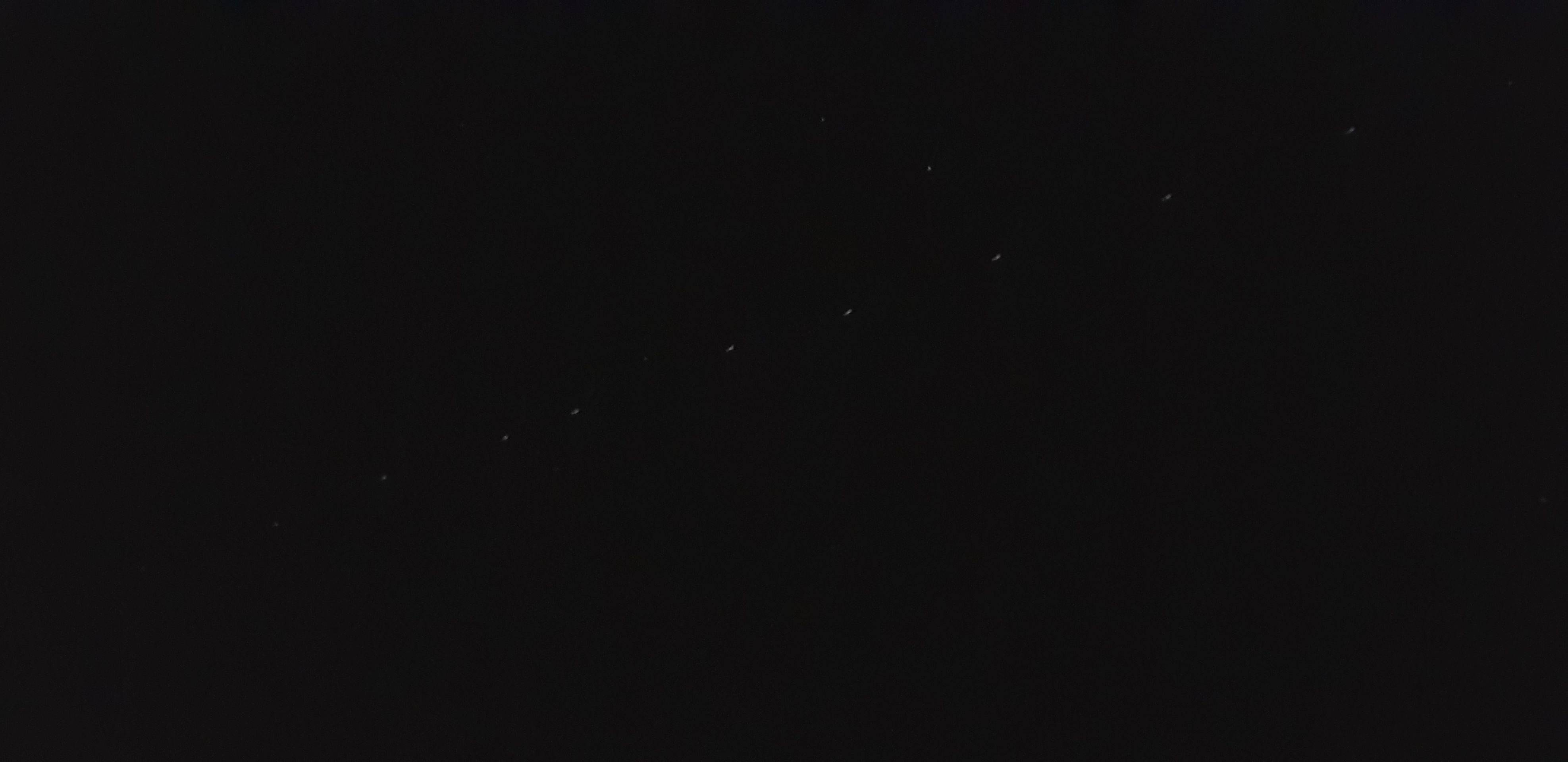 UFO? Čechy vystrašily satelity Elona Muska - 16 - GALERIE: UFO nad Českem? Ne, Muskovy satelity (1/9)