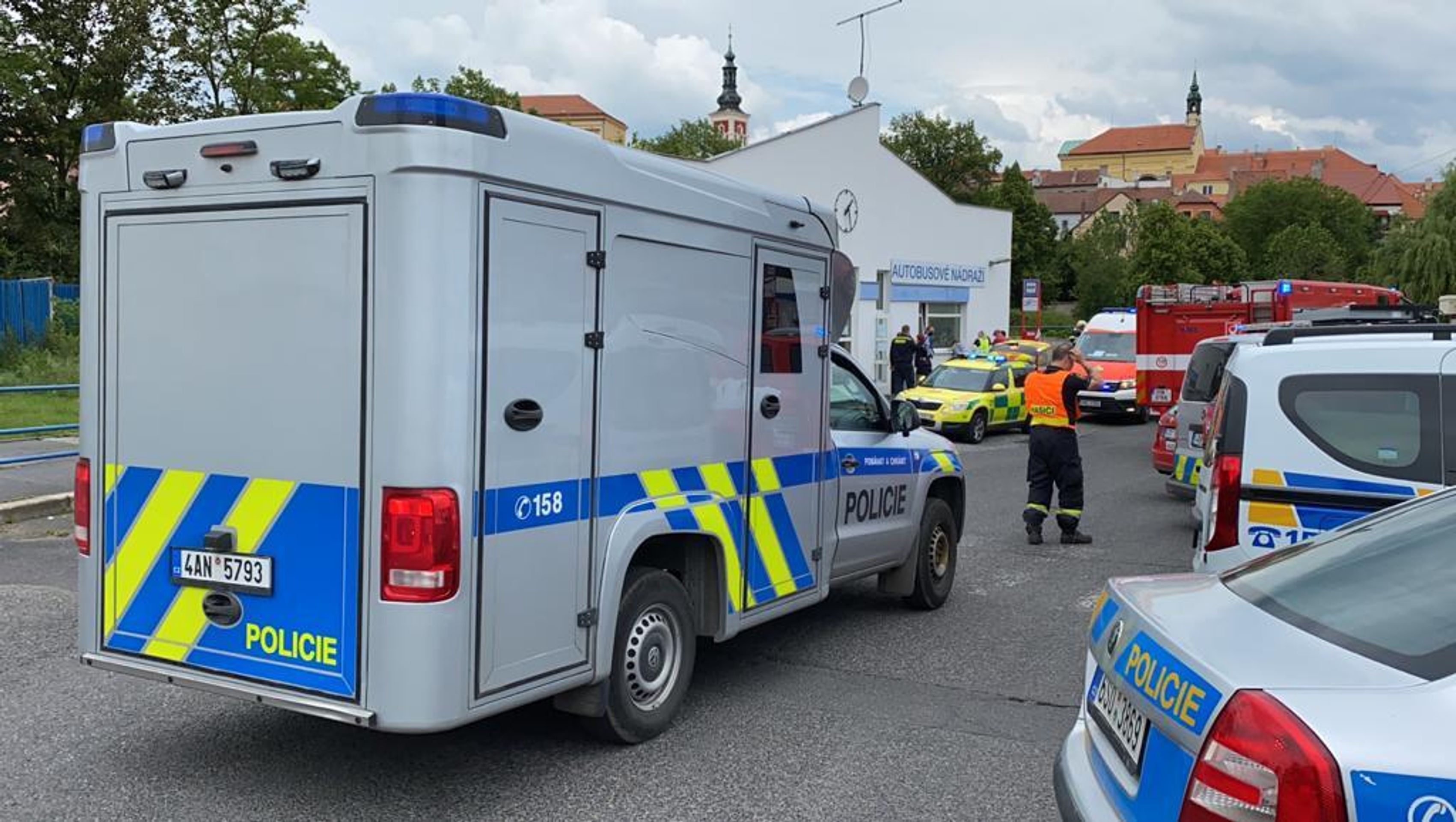 Nehoda na autobusovém nádraží - 6 - GALERIE: Nehoda na autobusovém nádraží (6/10)