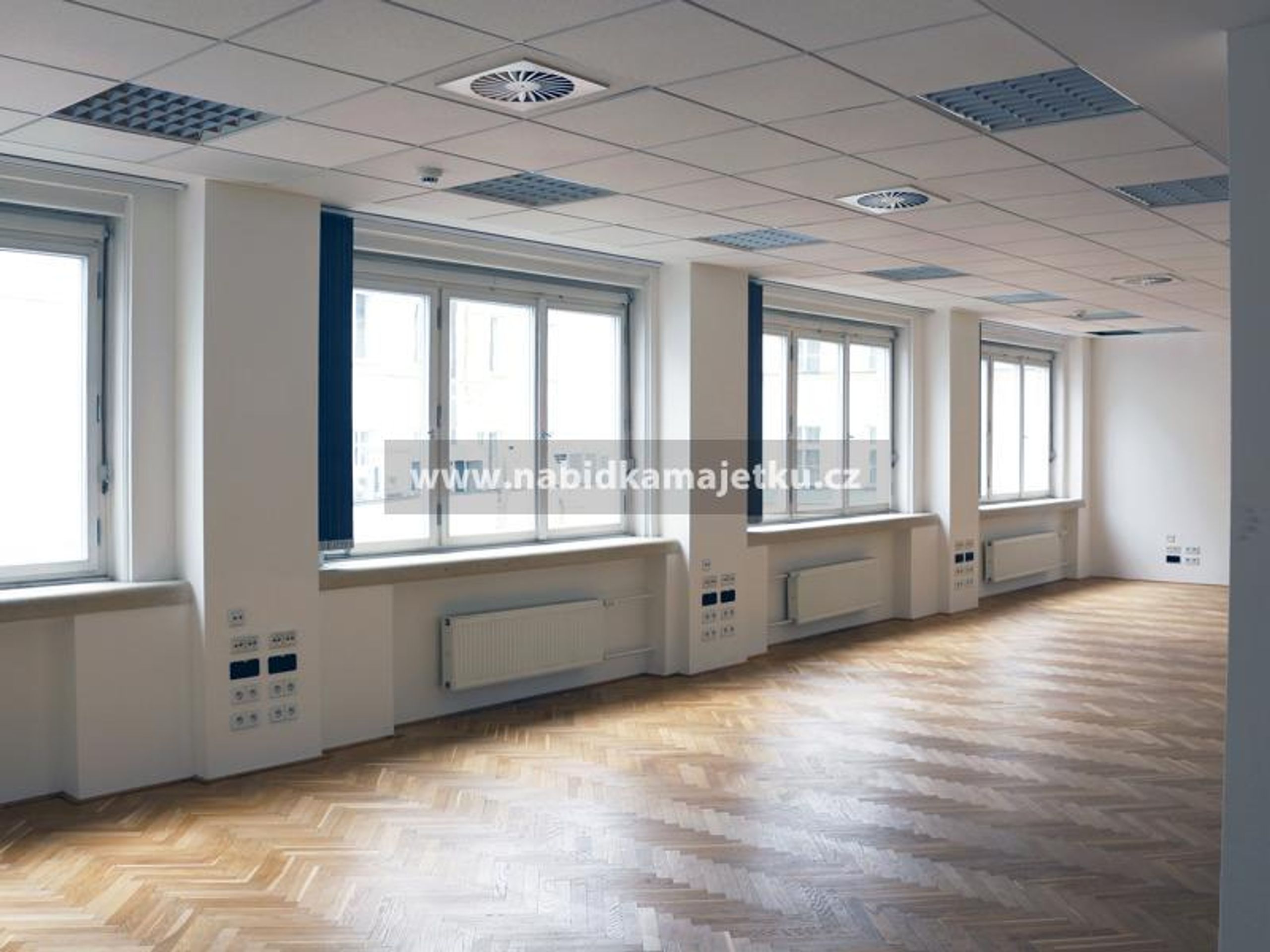 Prodej majetku Palác Broadway - Nabídka majetku státu (4/115)