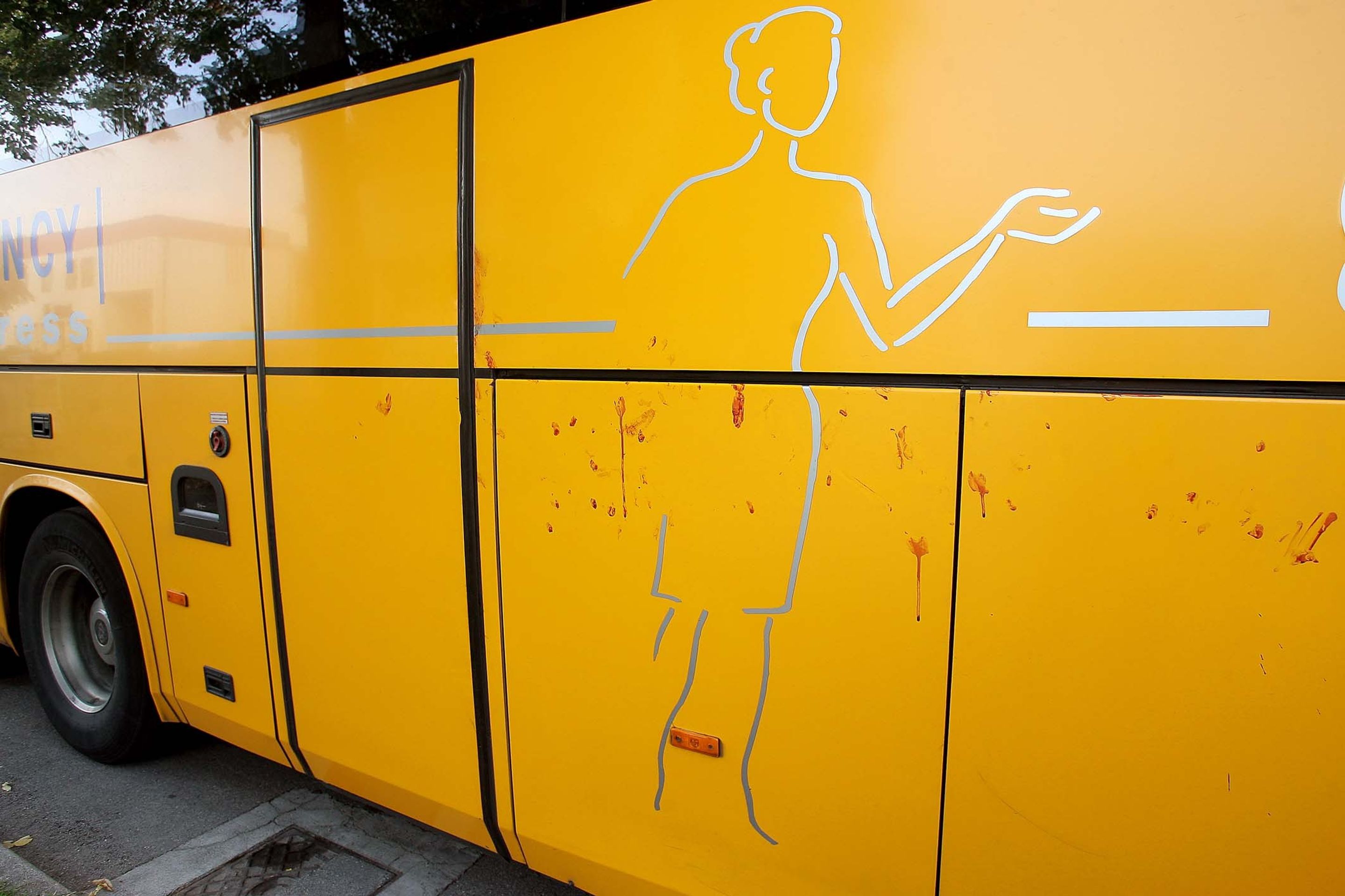 Autobus Student Agency po havárii v Itálii - GALERIE: Autobus Student Agency havaroval v Itálii (7/7)