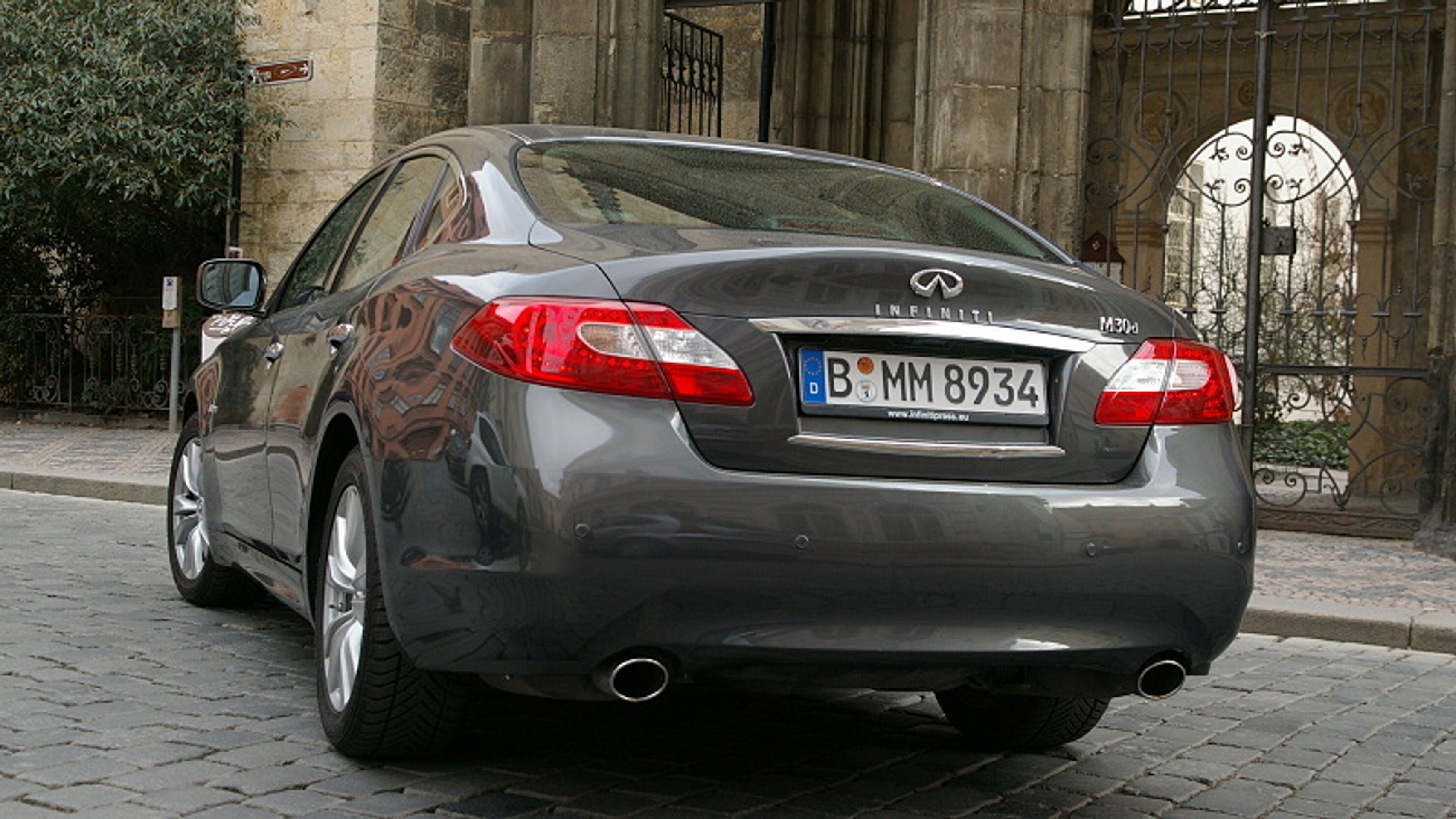 Infiniti M60d - 2 - GALERIE Infiniti M60d (2/10)