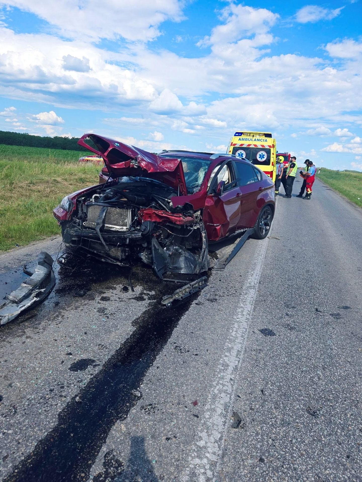 Dopravní nehoda v obci Chotín v okrese Komárno - Dopravní nehoda v obci Chotín v okrese Komárno (2/3)