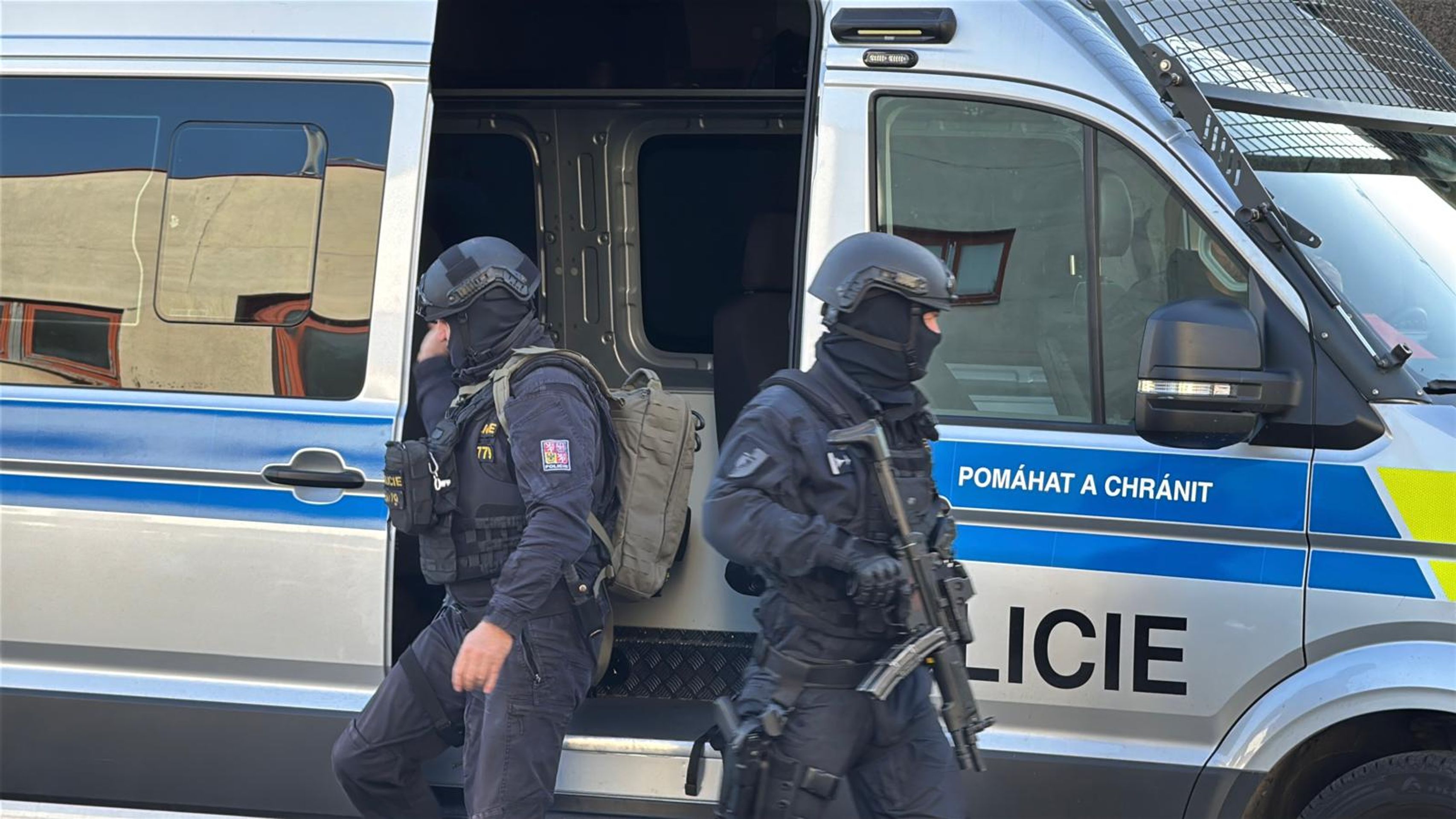 Policejní pátrání v Horních Počernicích (7) - Policejní pátrání v Horních Počernicích (3/10)