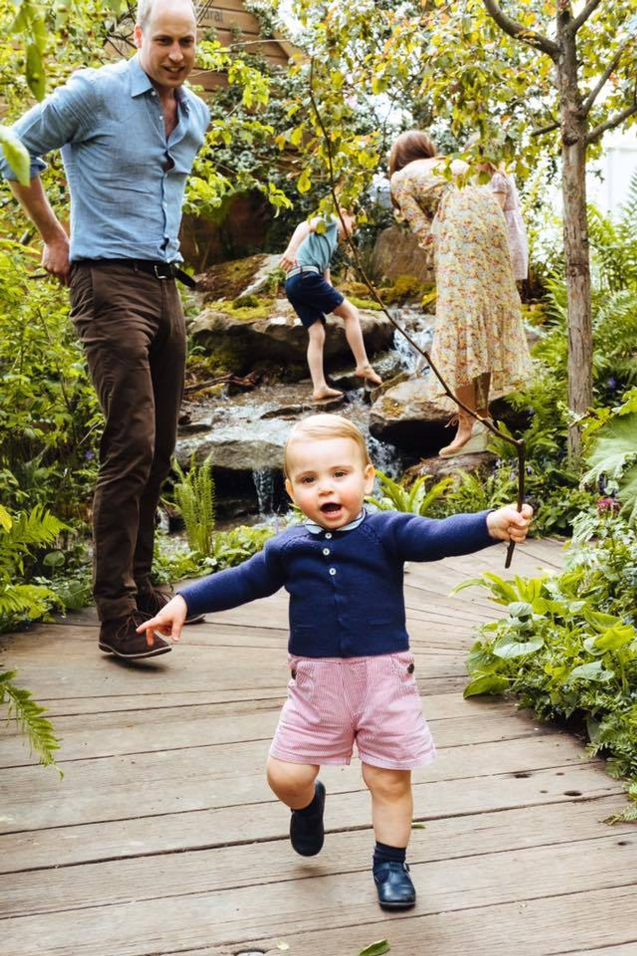 William a Kate se pochlubili novými rodinnými fotkami - 2 - GALERIE: Princezna Charlotte (9/9)