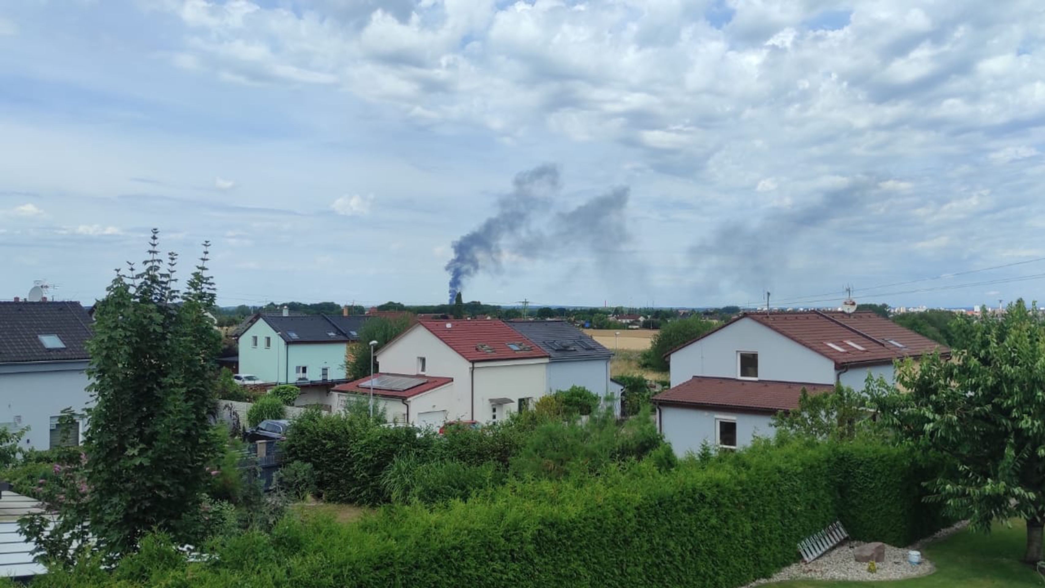 Požár elektroodpadu v Pardubicích - Požár elektroodpadu v Pardubicích (3/4)