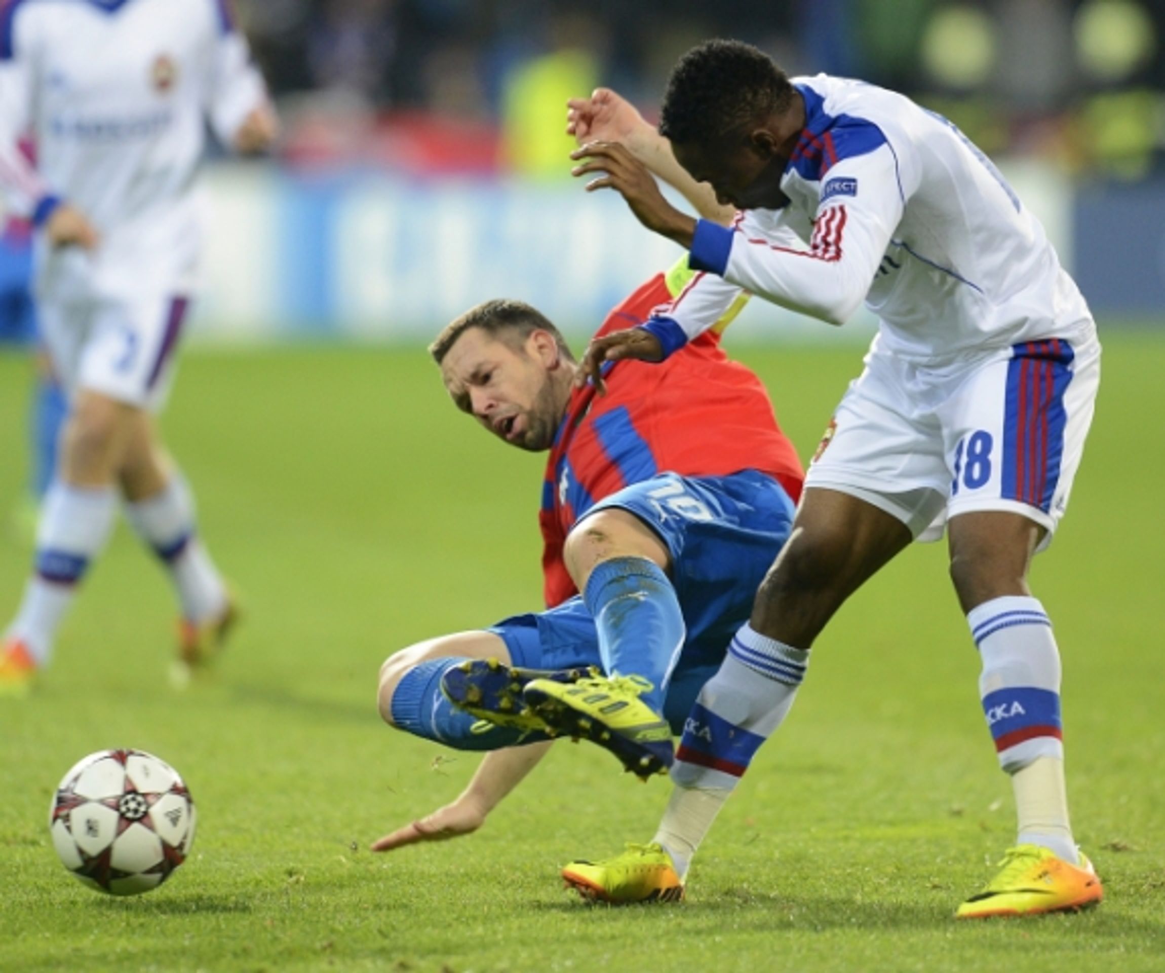 Pavel Horváth v souboji s CSKA Moskva - GALERIE: Viktoria Plzeň - CSKA Moskva (4/22)