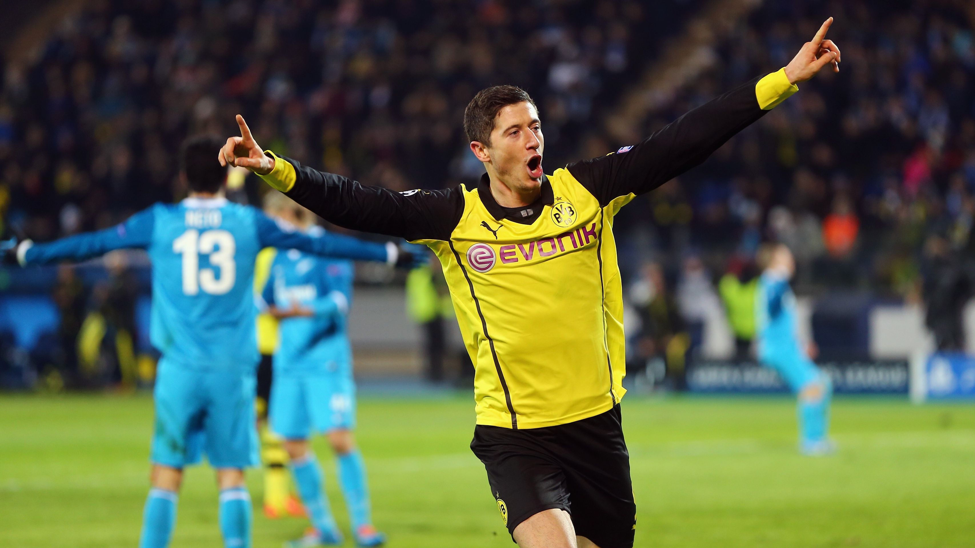 Robert Lewandowski slaví gól Dortmundu proti Petrohradu - GALERIE: Dortmund porazil v Lize mistrů Petrohrad (8/8)
