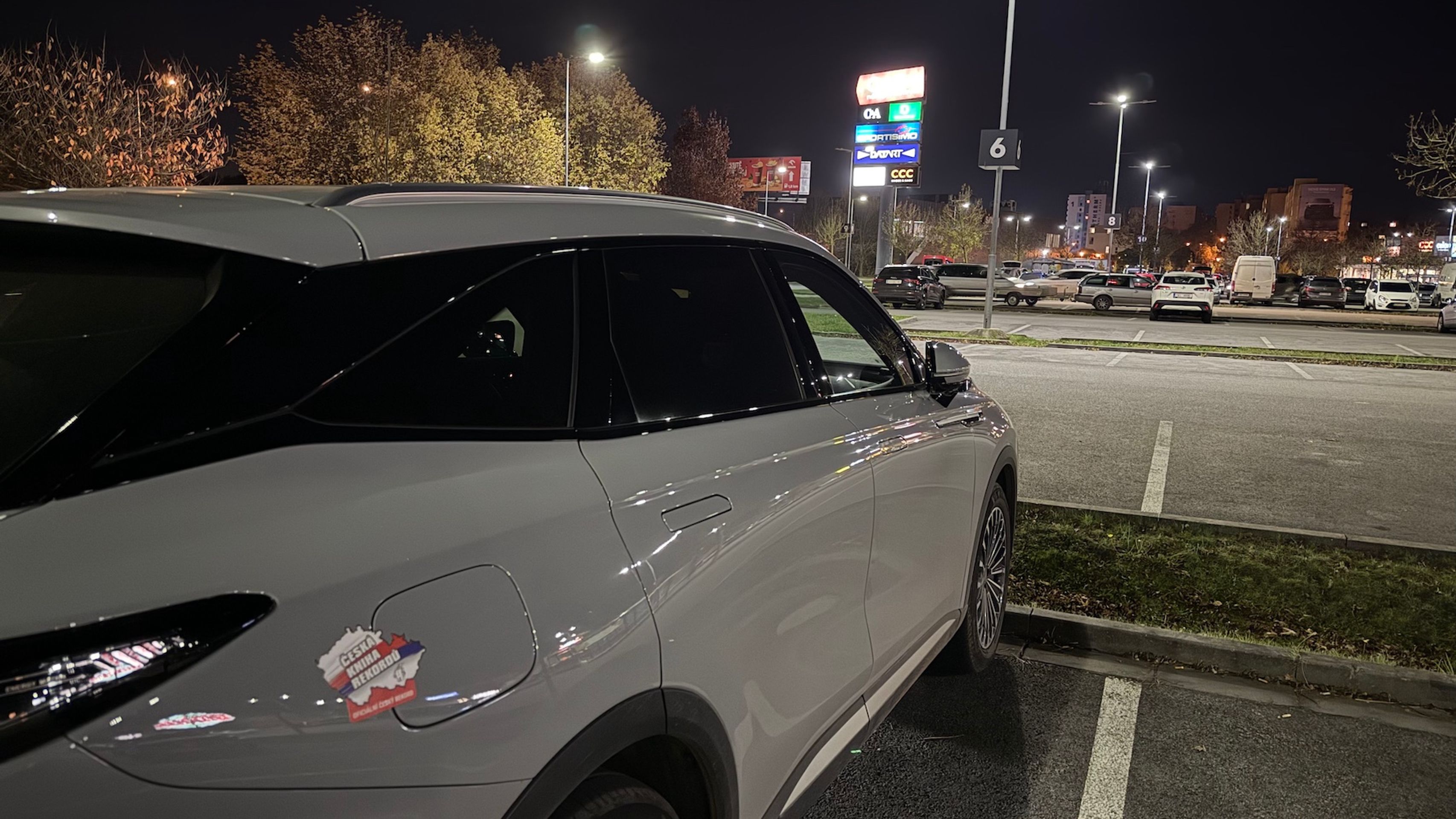 SUV Omoda 9 SHS překonalo český rekord - Čínské SUV Omoda 9 SHS překonalo český rekord (8/8)