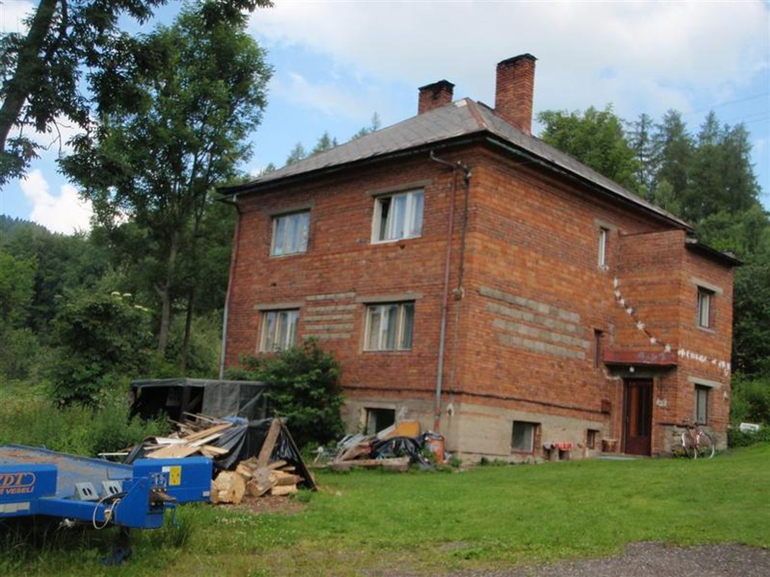 Rodinný dům v obci Benecko (Semily) - GALERIE: Nevydražené nemovitosti - 13. 11. (5/12)