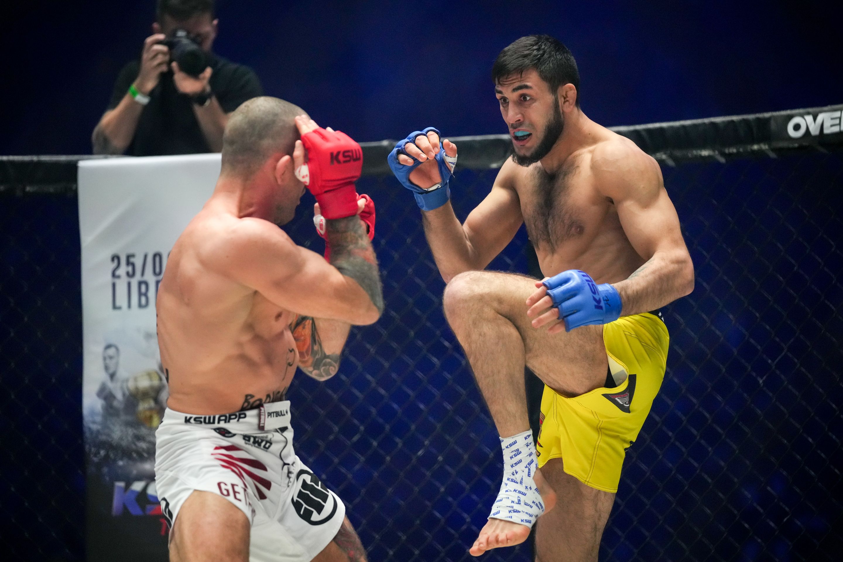 Valeriu Mircea ukončil Borys Mankowského naskočeným kolenem - Soupeř Lea Brichty na KSW 91 Valeriu Mircea (6/9)