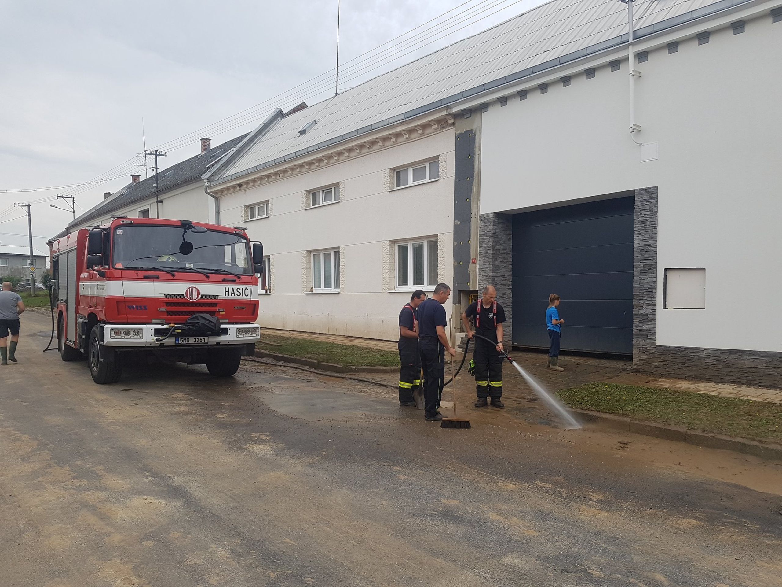 Bouřky, Olomoucký kraj - 3 - GALERIE: Silné bouřky a přívalové deště zasáhly většinu krajů (10/20)
