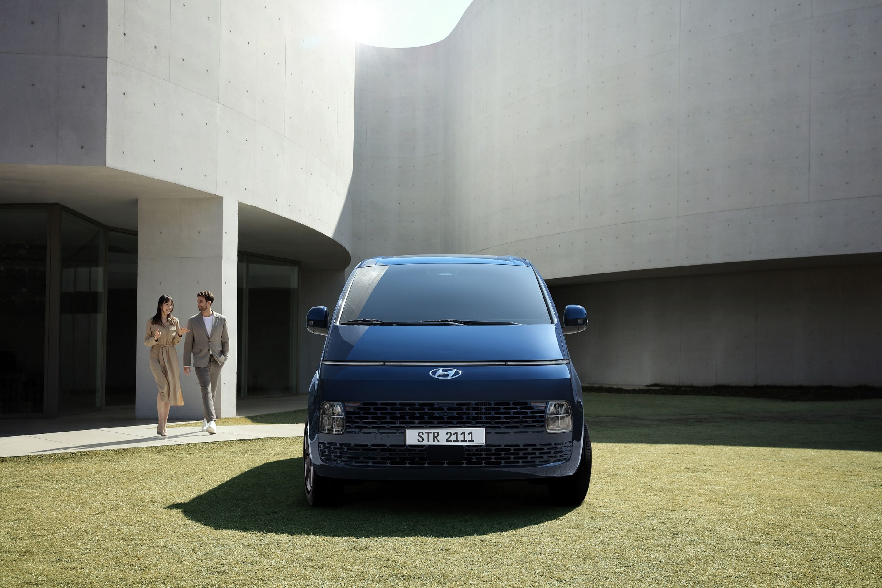 Hyundai Staria - 19 - Fotogalerie: Parádní dodávka s futuristickým vzhledem Hyundai Staria (1/16)