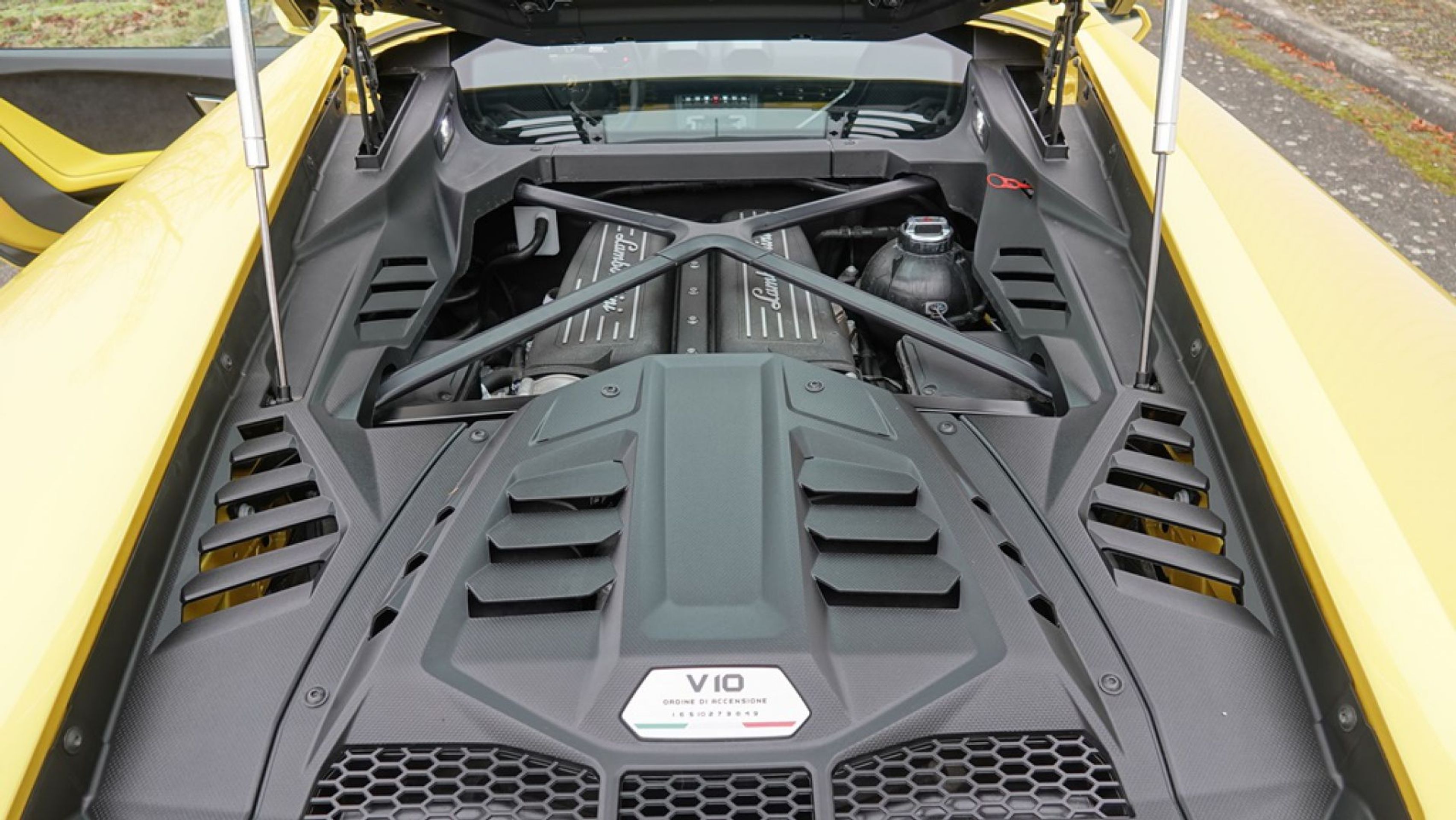Lamborghini Huracán Evo - Lambo zabavené českou policií je na prodej (6/7)