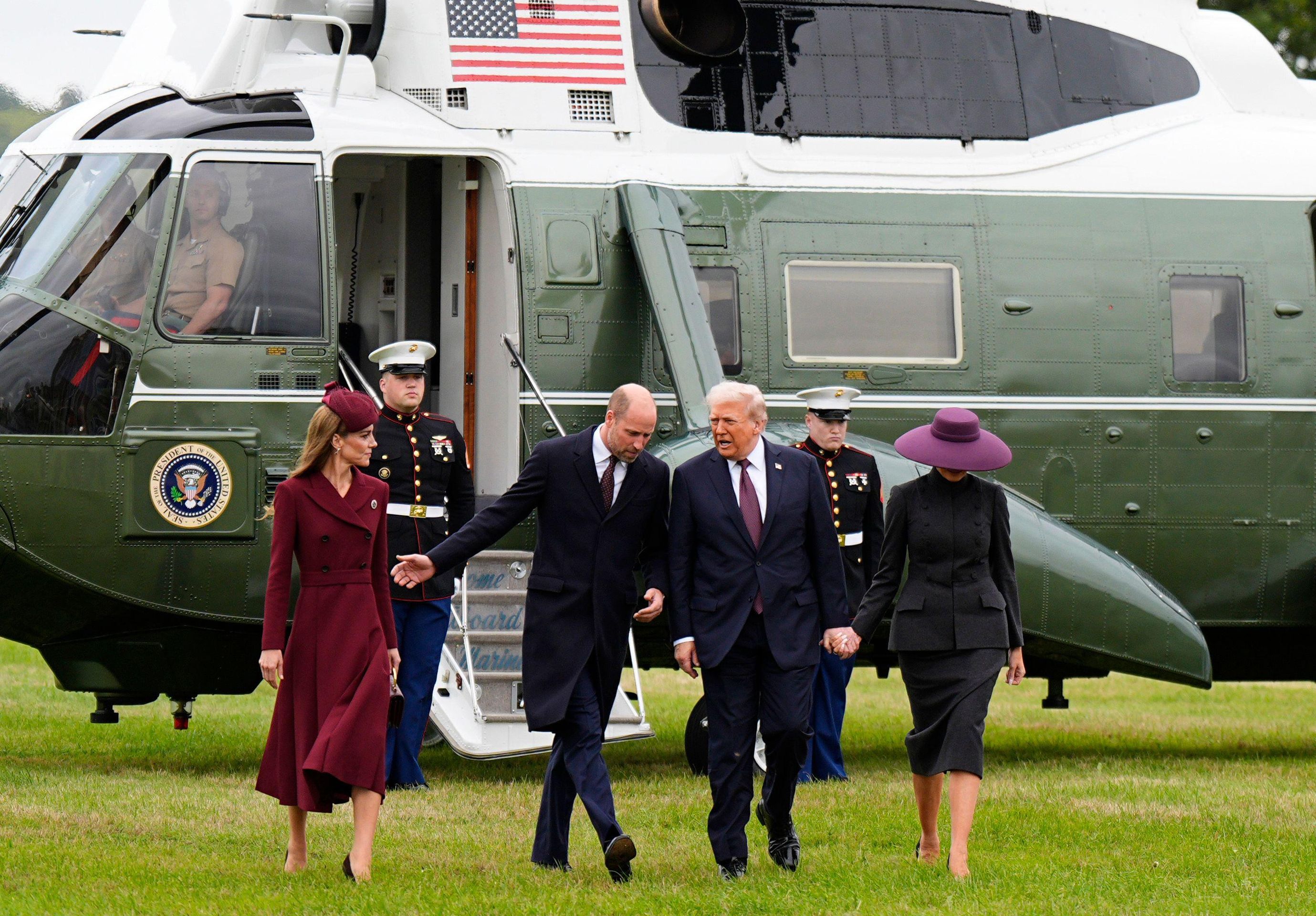 Melania Trumpová v klobouku - Melania Trumpová v klobouku (3/6)