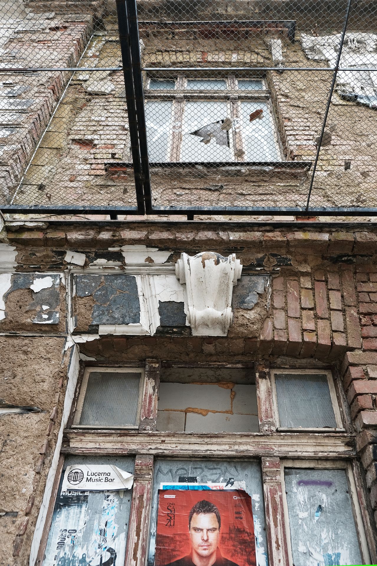 Nádraží Vyšehrad v Praze chátrá - 4 - GALERIE: Nádraží Vyšehrad v Praze chátrá (17/19)