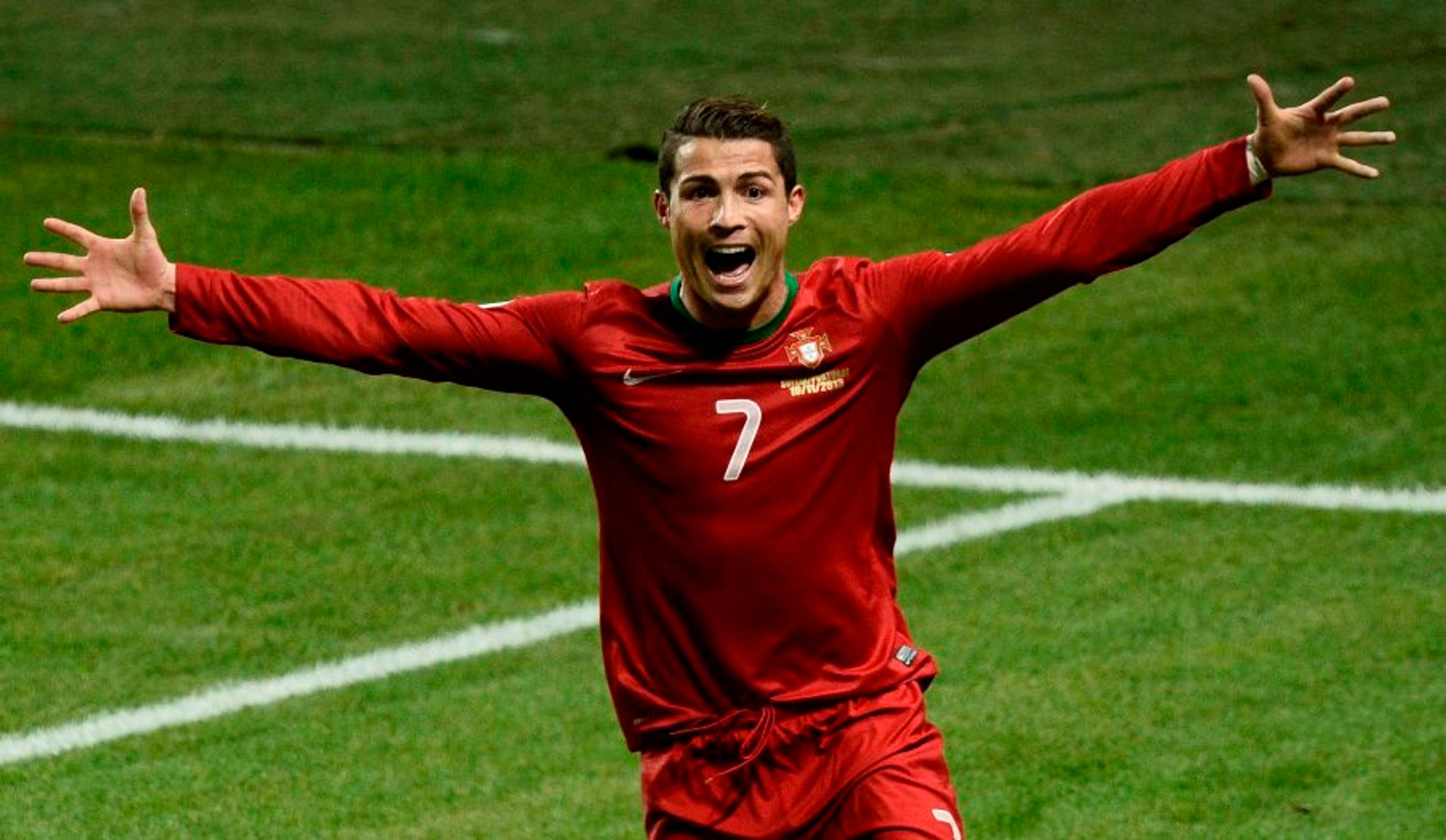 Cristiano Ronaldo - GALERIE: Nejlepší fotbalová sestava roku 2013 (9/11)