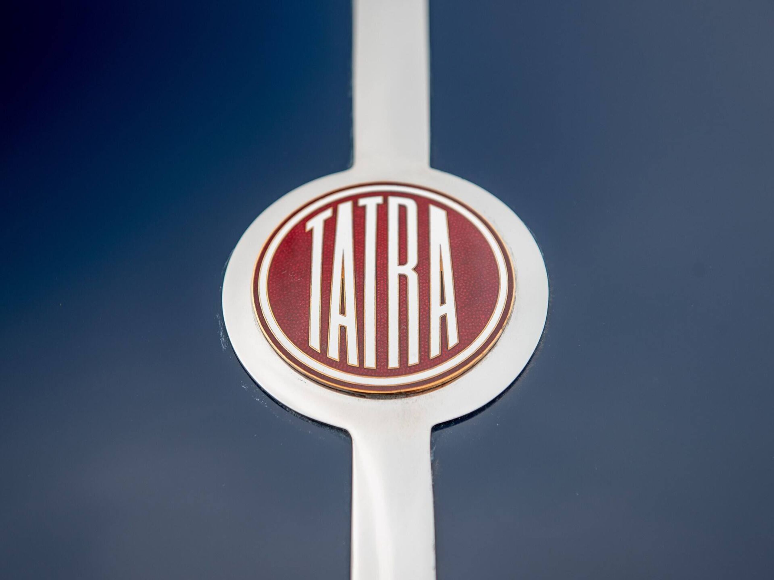 Unikátní Tatra 77 z roku 1934 - Unikátní Tatra 77 se prodala za 8,5 milionu korun (11/20)