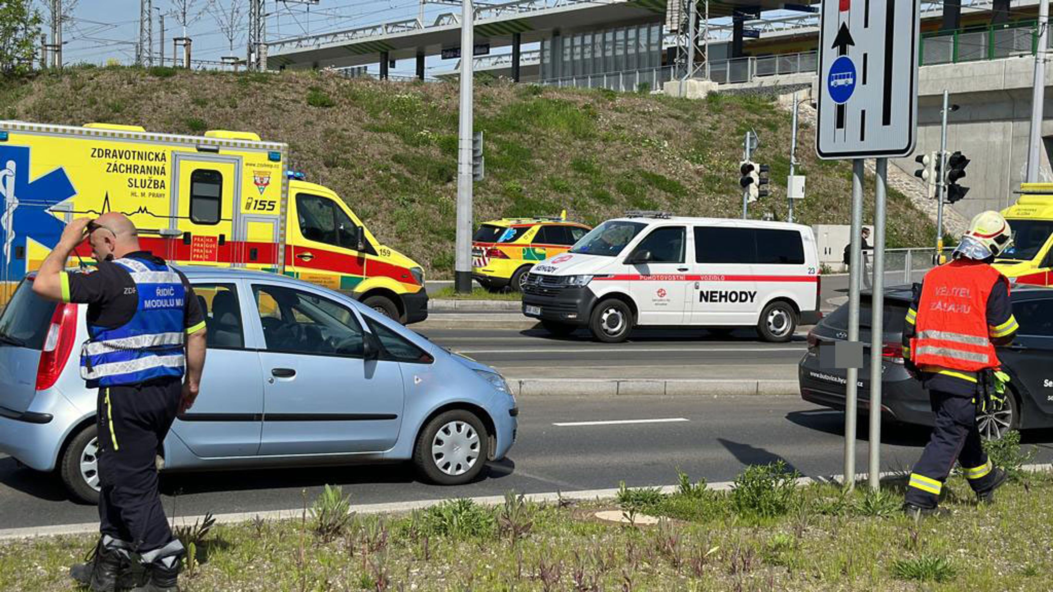 Nehoda tramvaje a autobusu v Praze (3) - Nehoda tramvaje a autobusu v Praze (6/12)