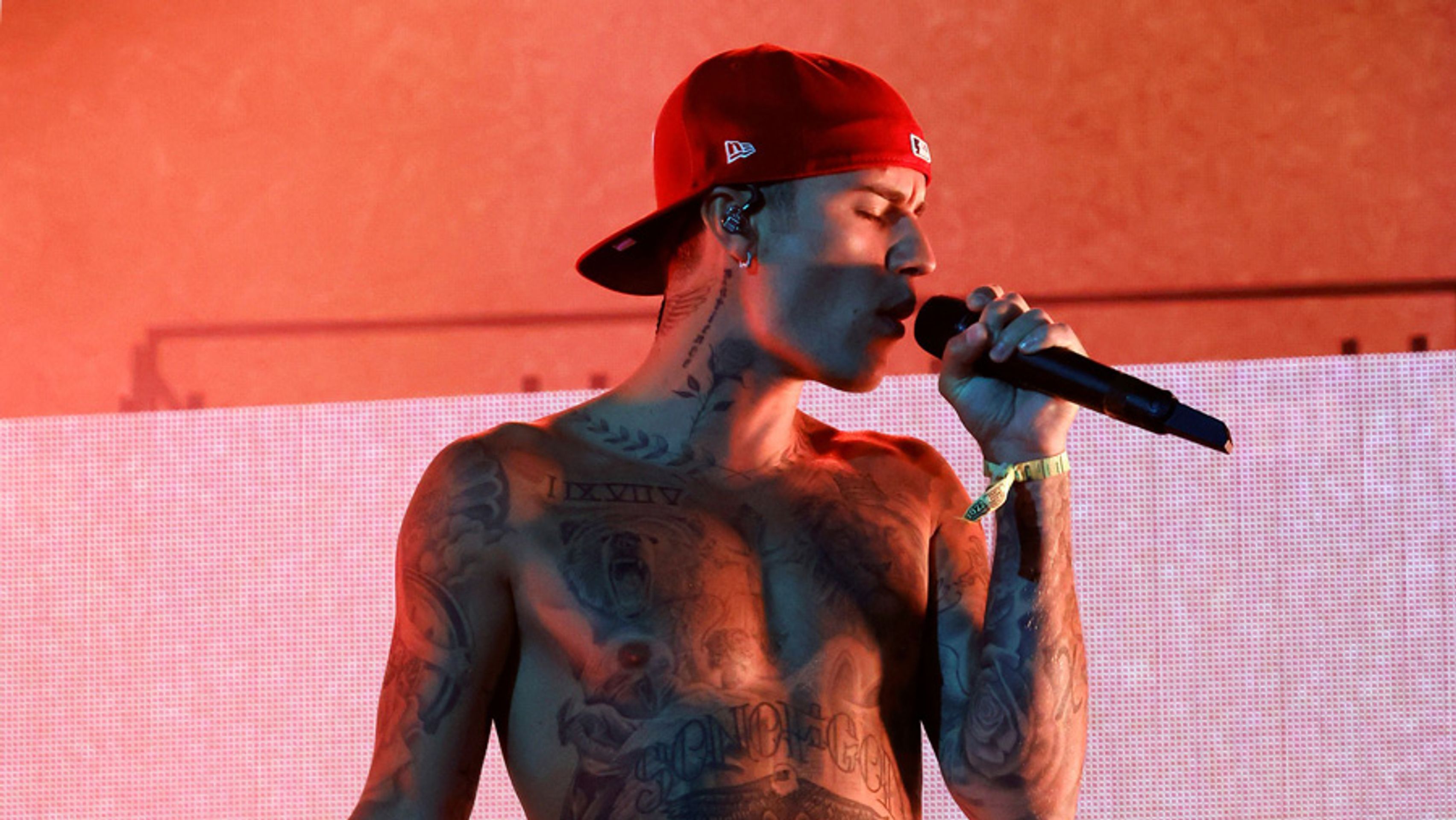 Justin Bieber - Justin Bieber (2/8)